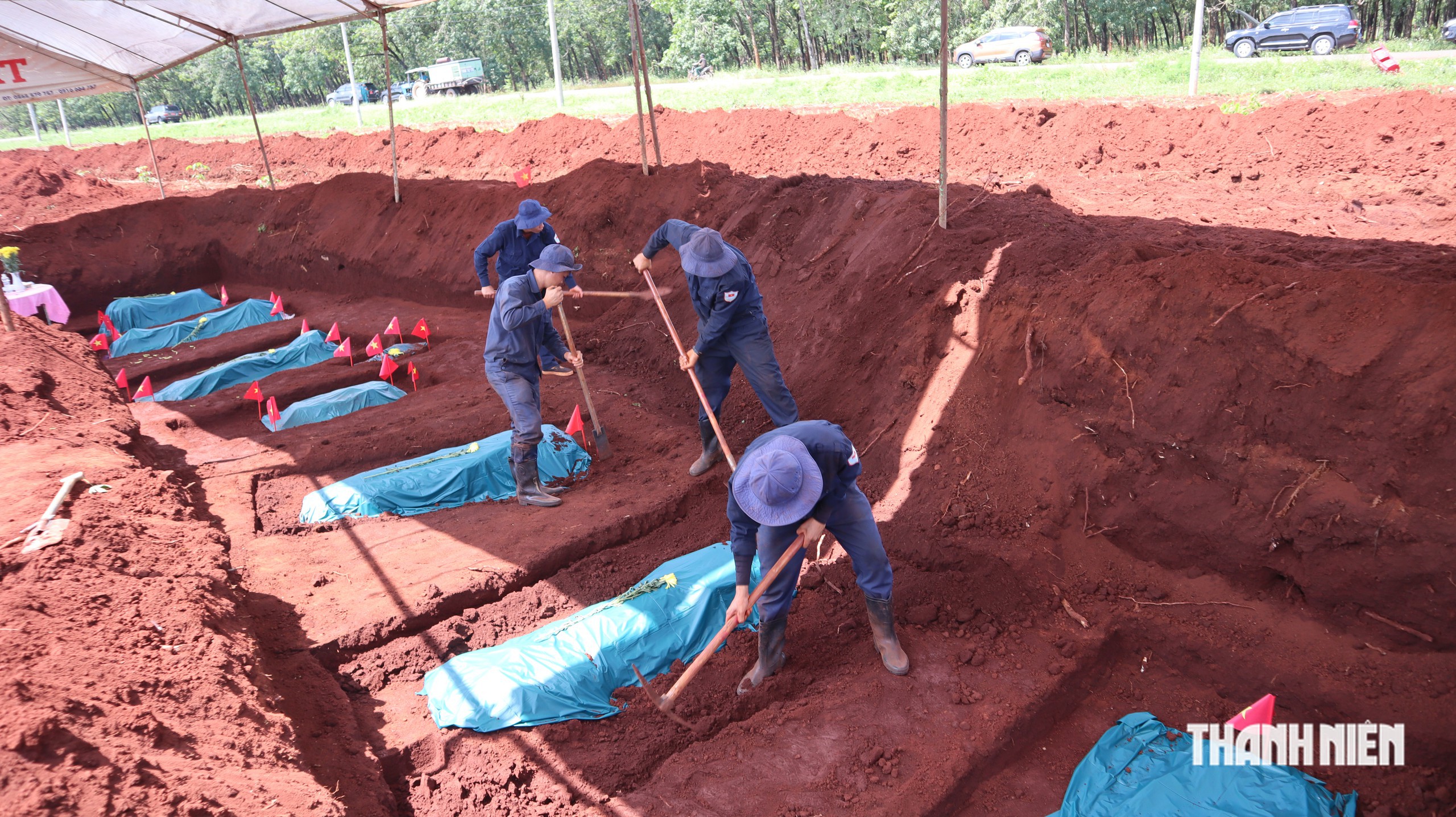 Đồng Nai: Trang trọng lễ truy điệu, an táng 29 hài cốt liệt sĩ- Ảnh 4.