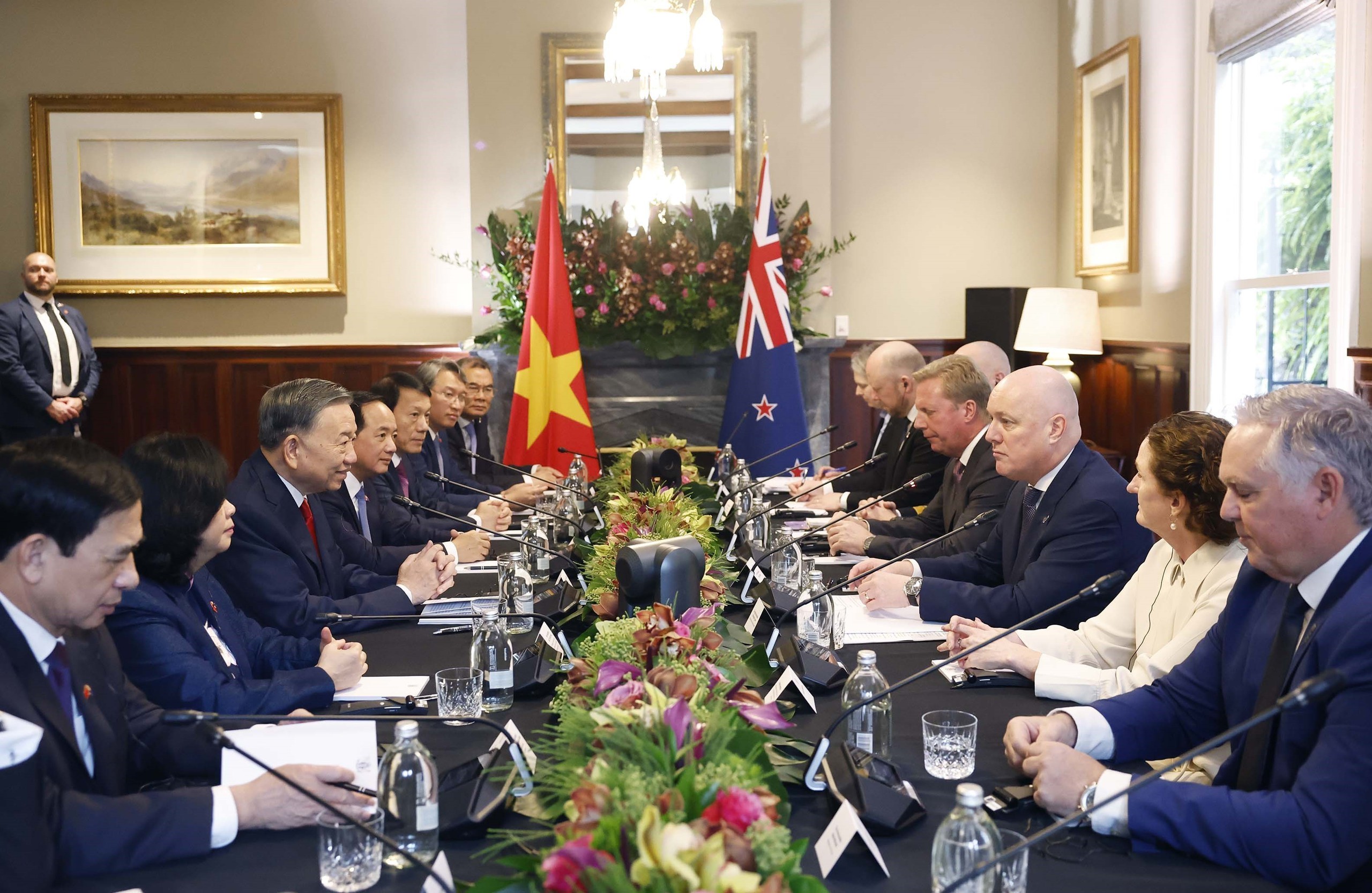 Tổng Bí thư, Chủ tịch nước Tô Lâm hội đàm với Thủ tướng New Zealand- Ảnh 2.