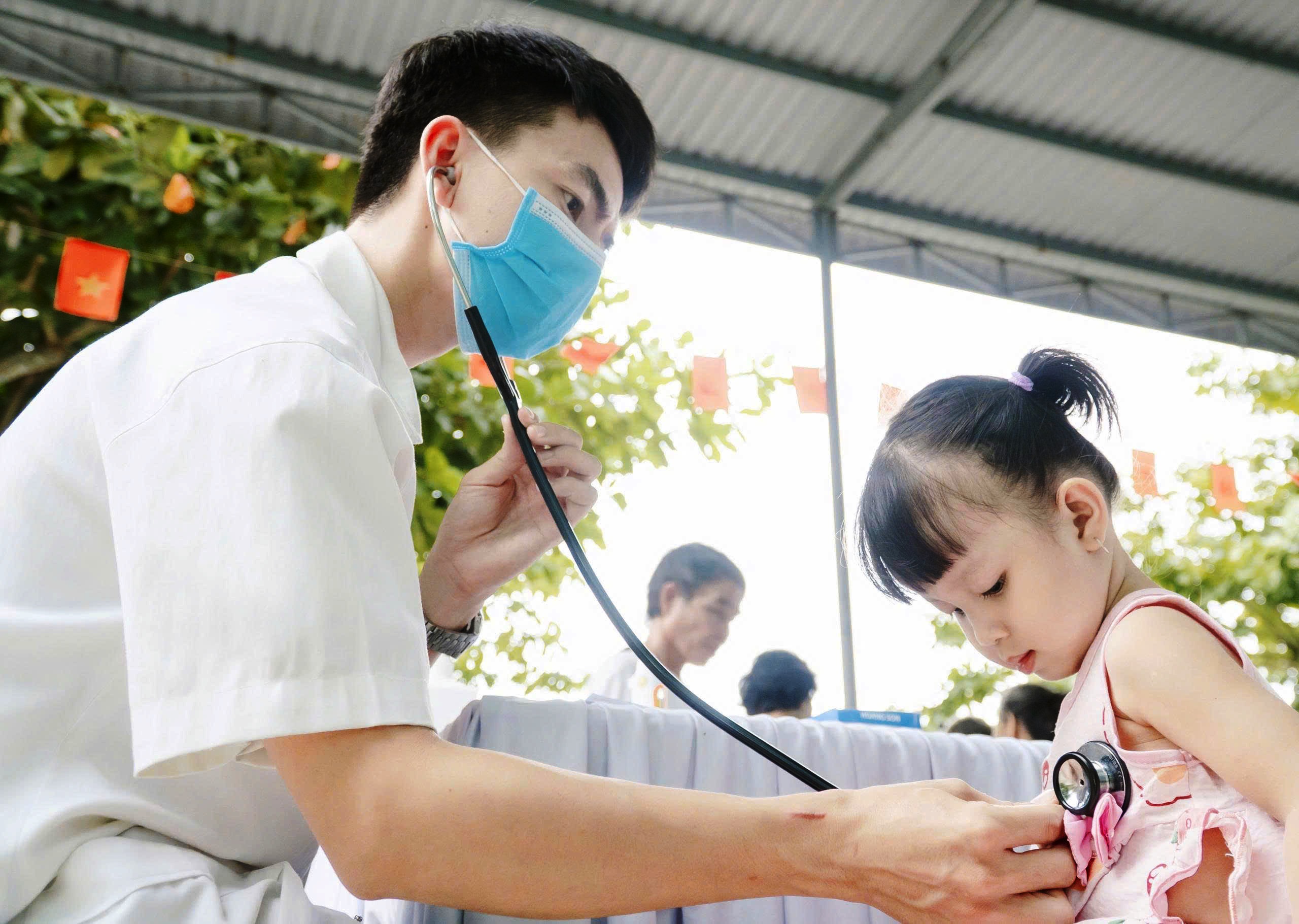 Chiến dịch 100 ngày khám sức khỏe toàn dân: Đà Nẵng tăng tốc đưa người dân đi khám- Ảnh 3.