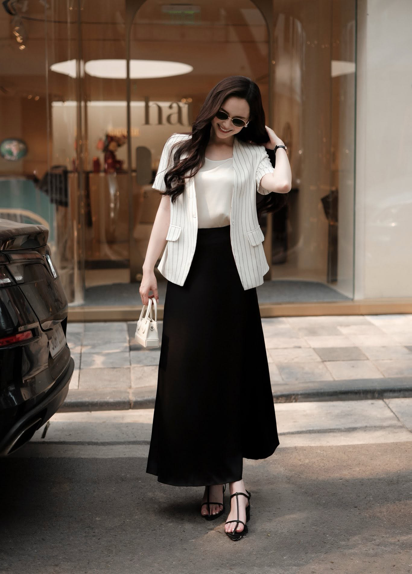 Blazer ngắn tay, chiếc áo khoác hợp mọi phong cách lúc giao mùa - Ảnh 2.