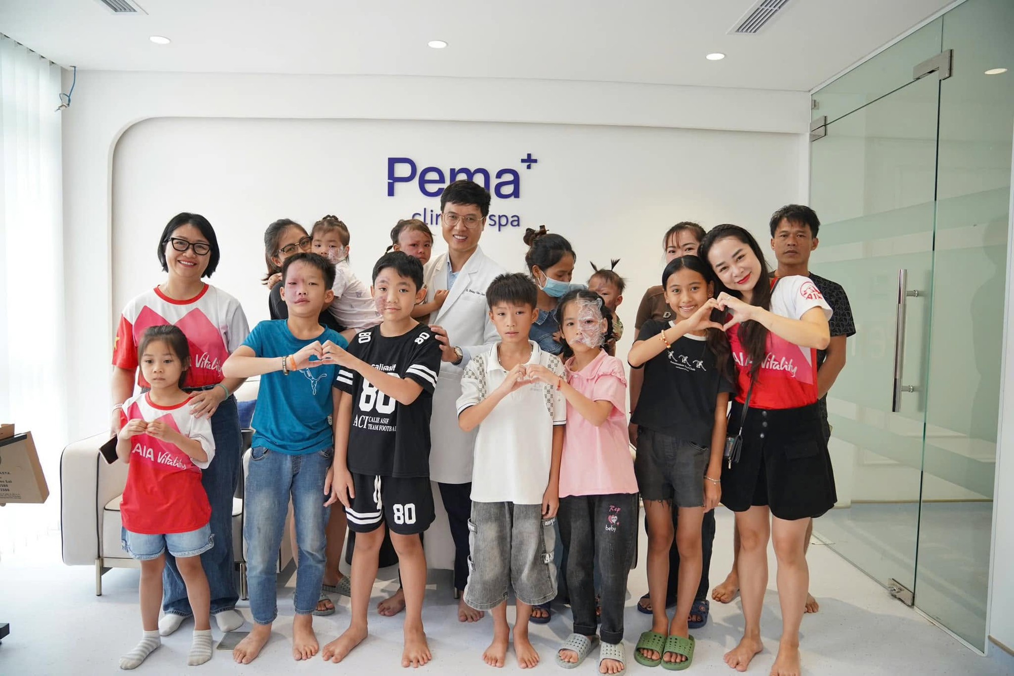 Người gieo nụ cười trên những vết bớt- Ảnh 4.