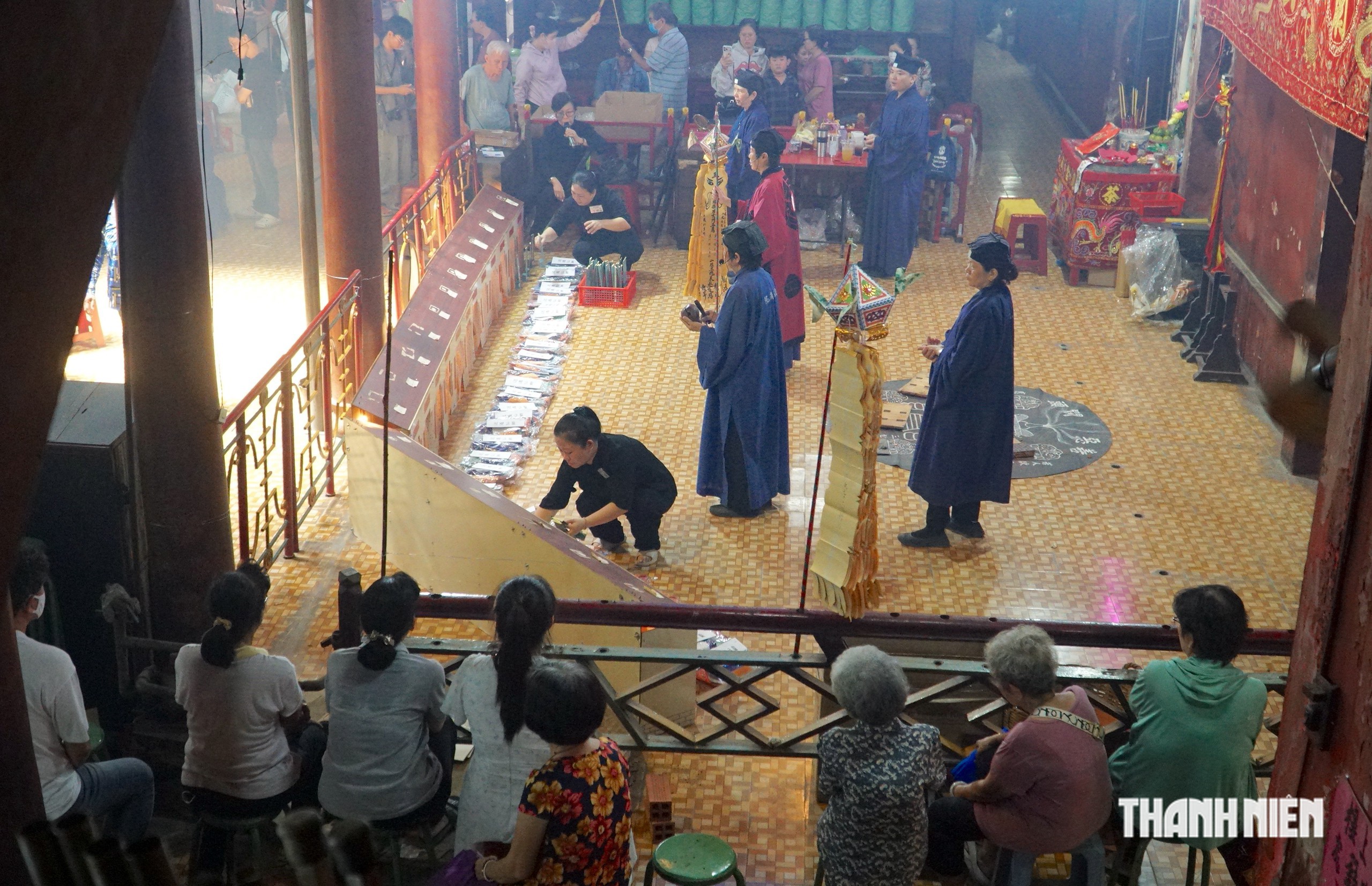 Nghi thức ‘phá cửa địa ngục’ rằm tháng 7 âm lịch ở ngôi chùa người Hoa - Ảnh 11.