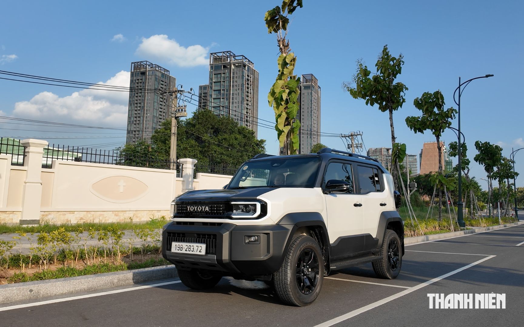 'Xe chơi' Toyota Land Cruiser FJ có gì hấp dẫn khách Việt?- Ảnh 1.