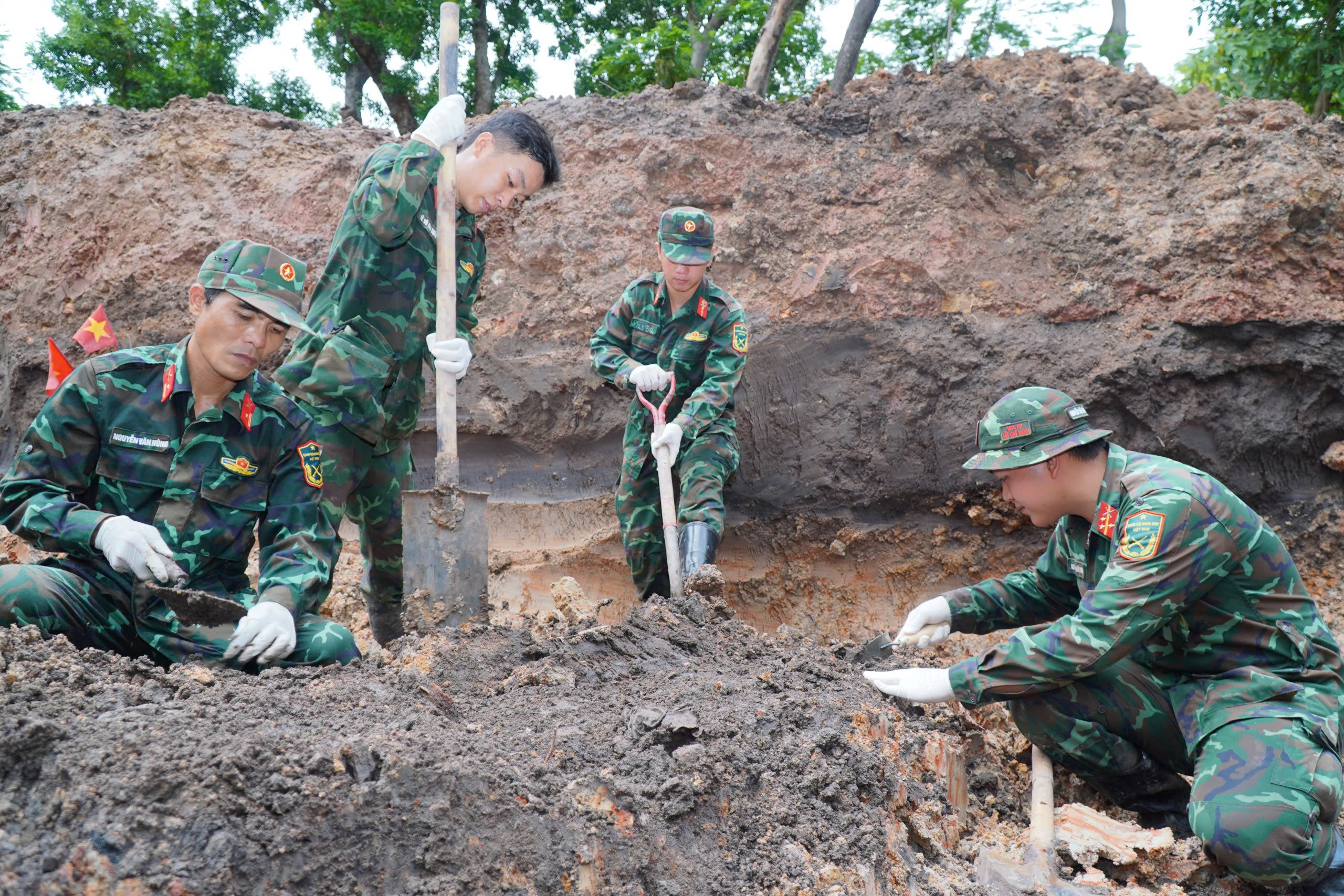 Công viên Lê Thị Riêng: Đã quy tập 327 hài cốt liệt sĩ - Ảnh 1.