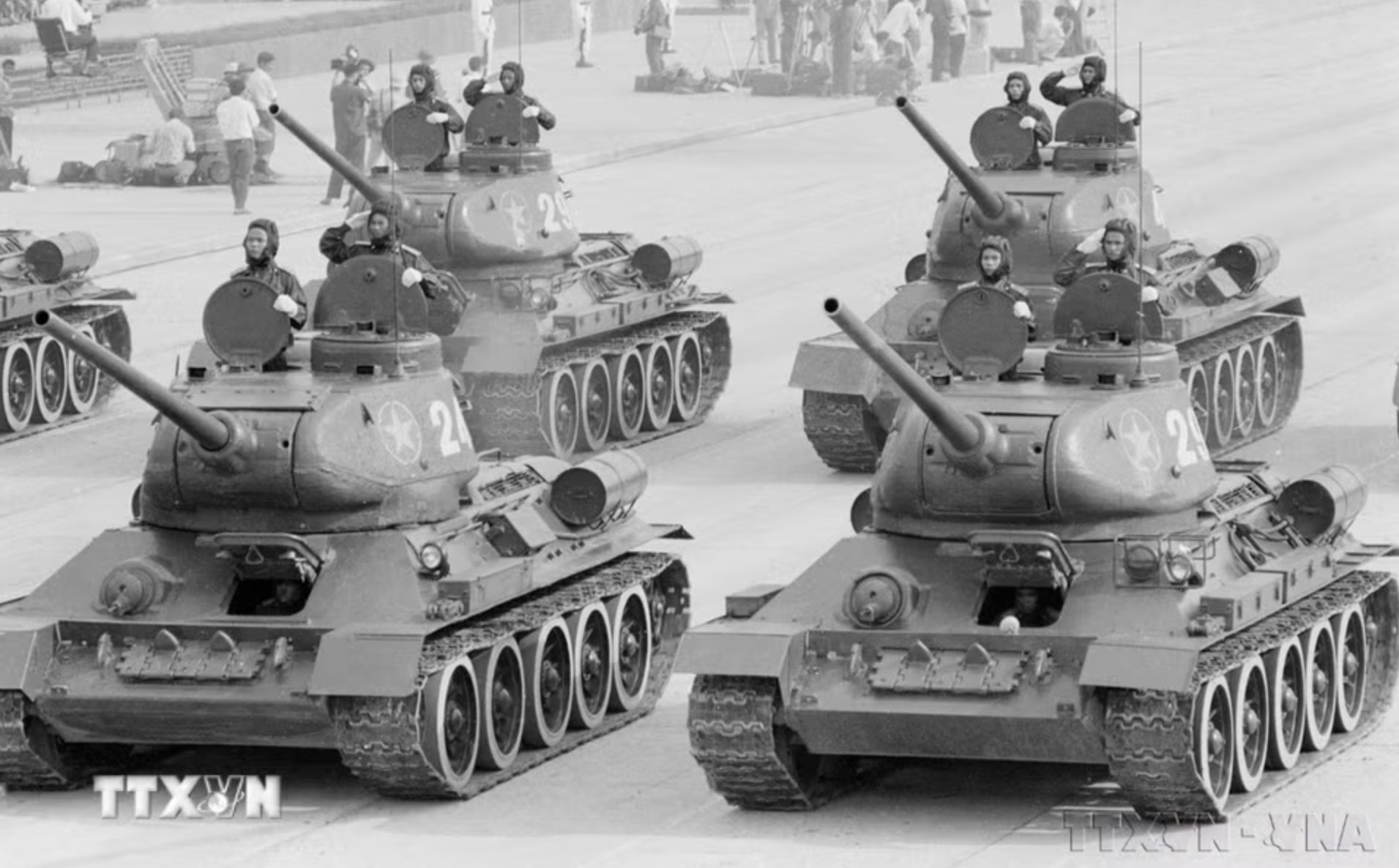 Xe tăng T-34 và những 'biến thể đặc biệt' ở Việt Nam- Ảnh 1.