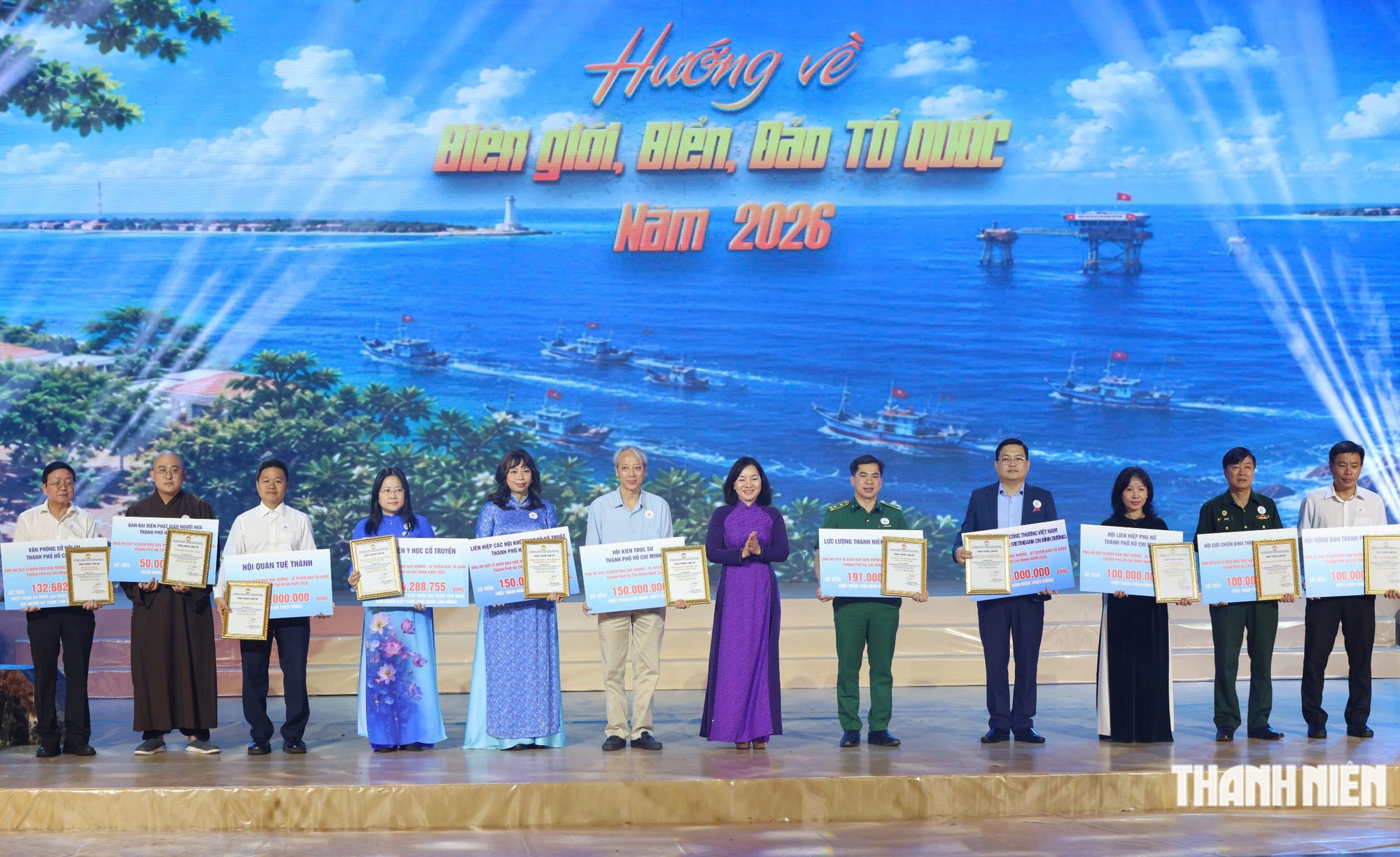 TP.HCM vận động hơn 55 tỉ đồng hướng về biên giới, biển đảo - Ảnh 5.