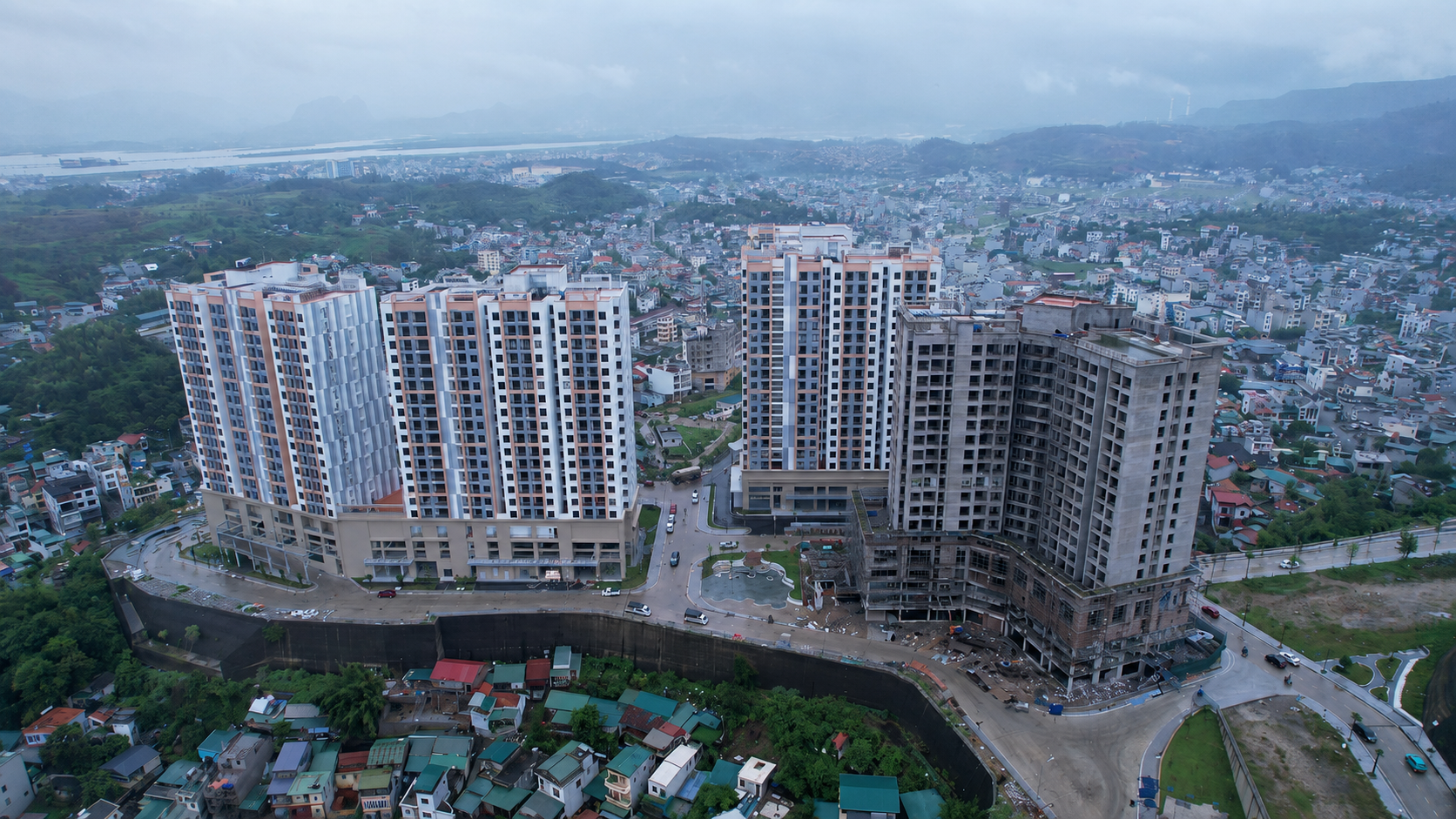 Khởi tố 7 bị can lập khống hồ sơ mua nh&agrave; ở x&atilde; hội ở Quảng Ninh - Ảnh 2.