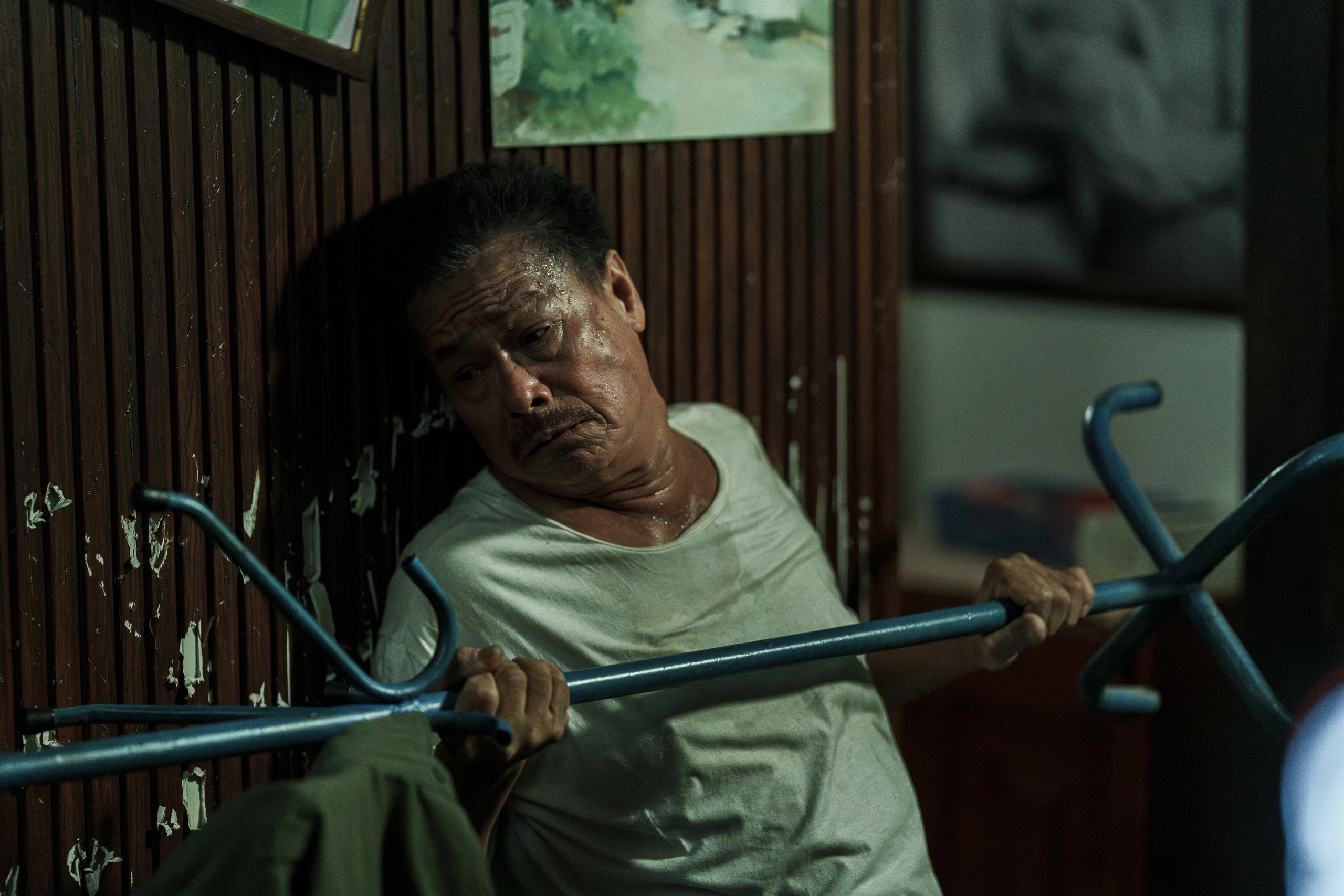 NSƯT Cao Minh đóng cảnh mạo hiểm ở tuổi 65, đạo diễn nói gì? - Ảnh 3.