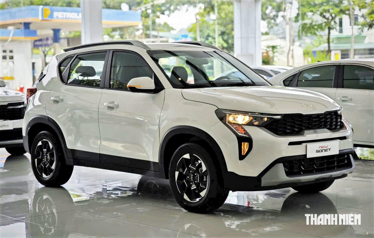 SUV đô thị lại đua giảm giá, Kia Sonet lập kỷ lục mới chỉ từ 450 triệu - Ảnh 1.