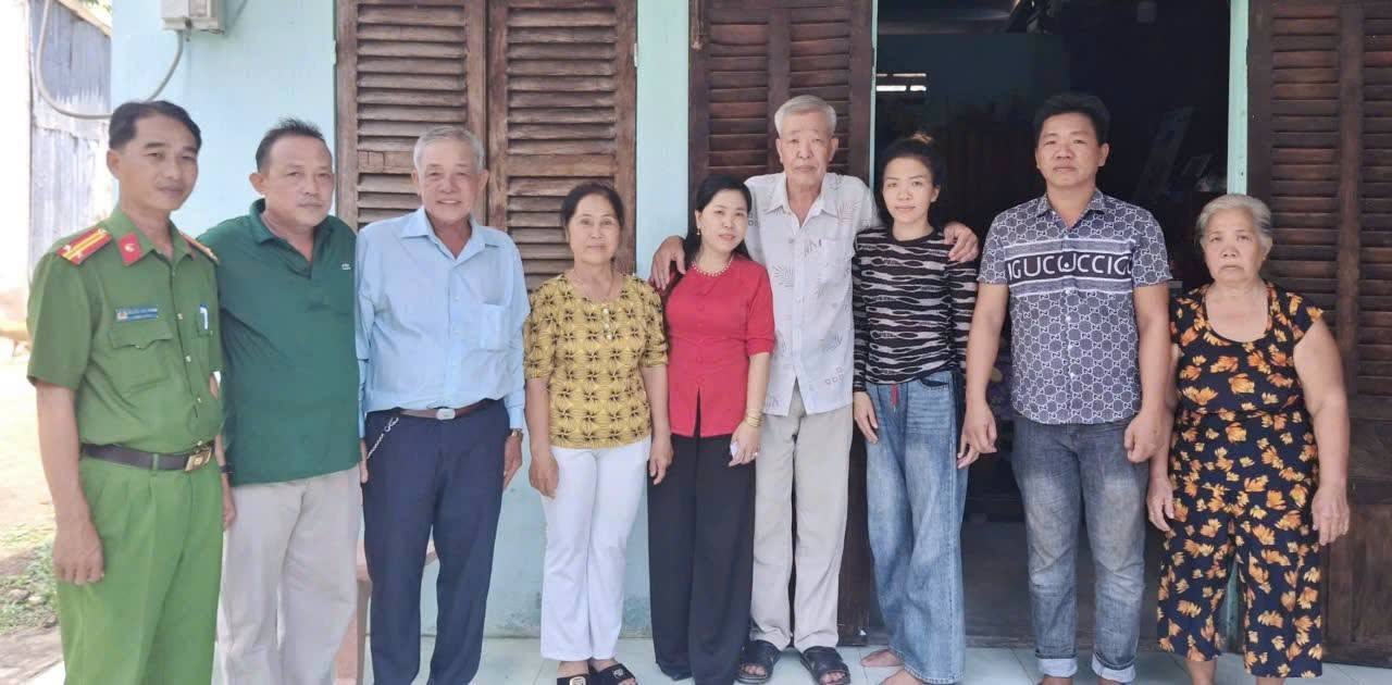 Từ thông tin ít ỏi, công an giúp cha con đoàn tụ sau 43 năm thất lạc- Ảnh 3.