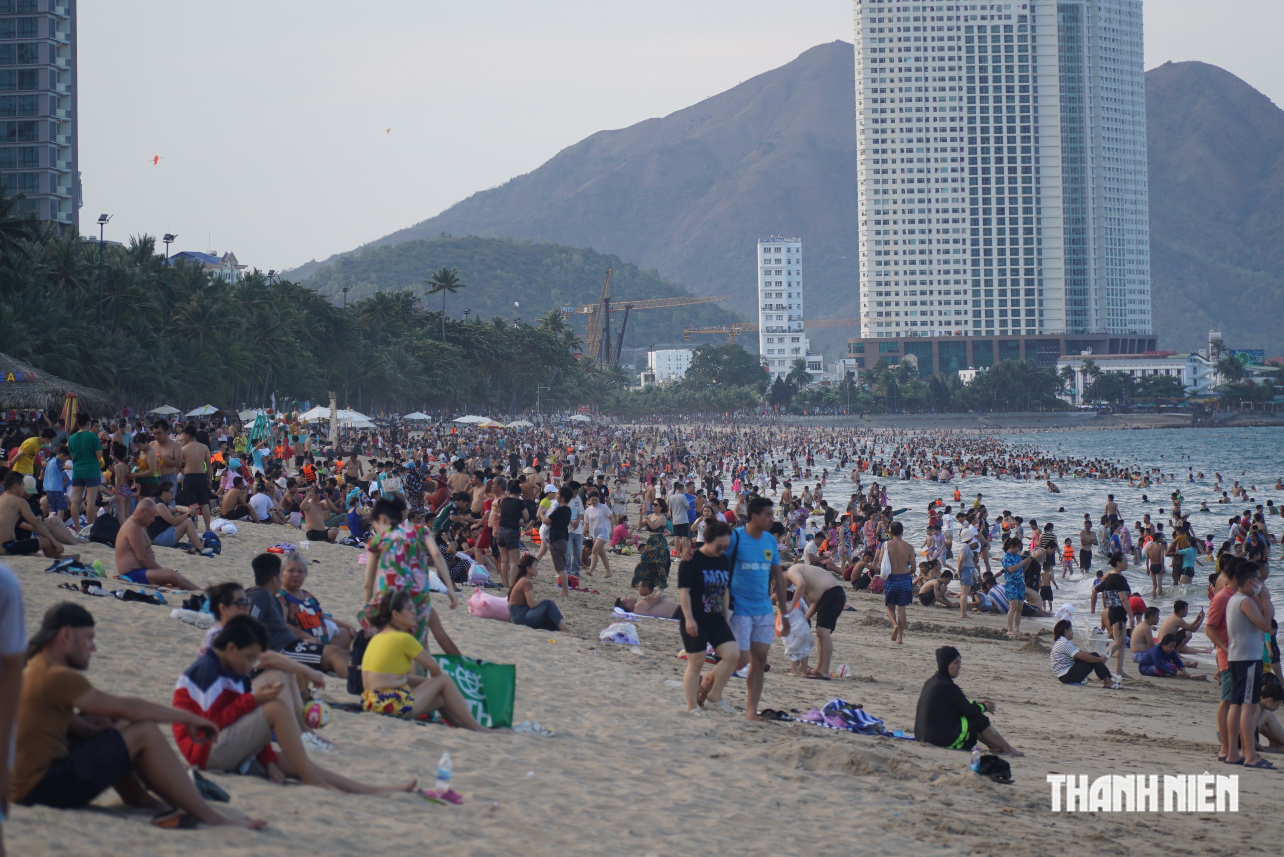 Bắt 15 đối tượng trộm cắp dọc bãi biển Nha Trang- Ảnh 2.