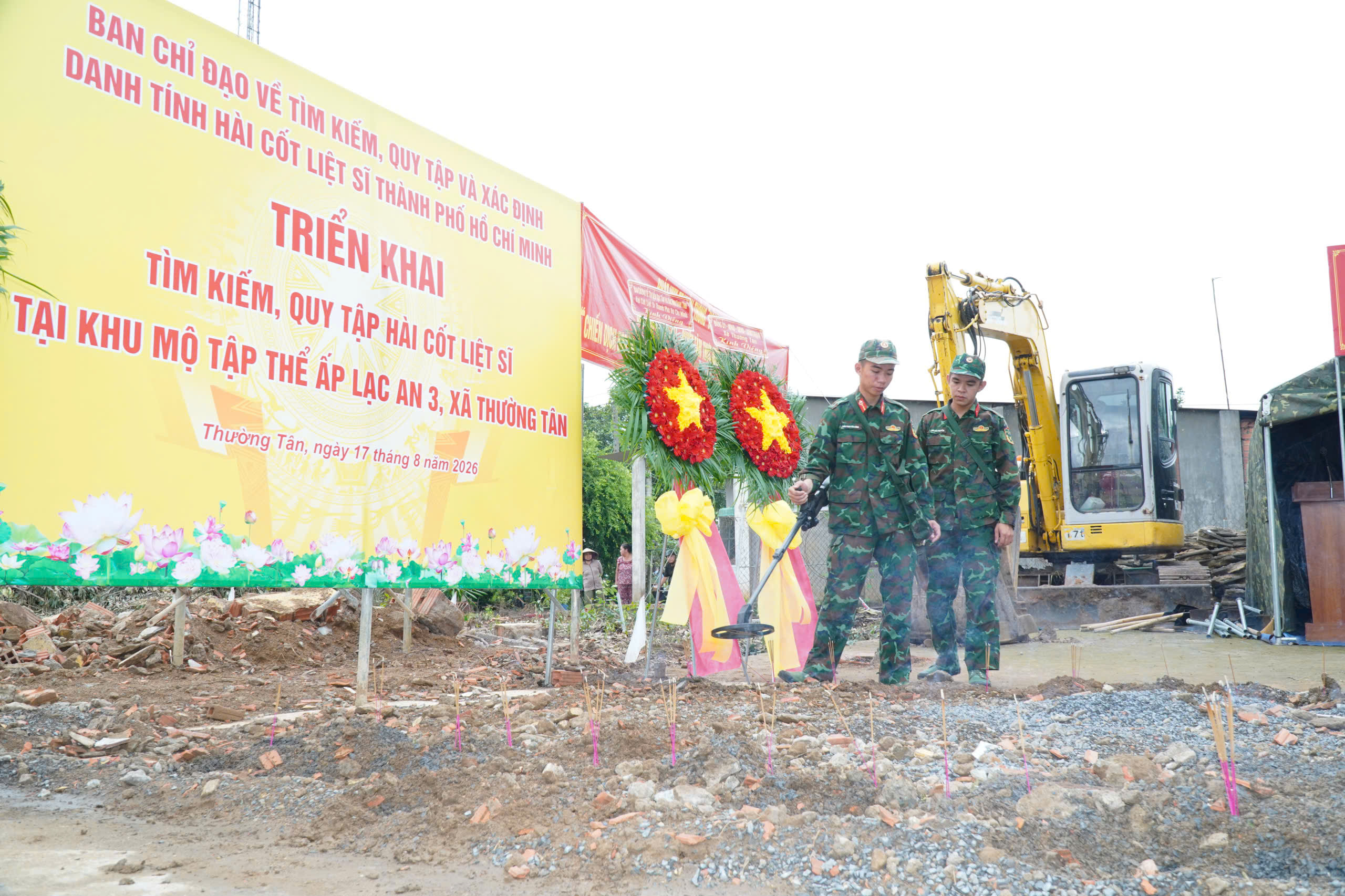 TP.HCM tìm kiếm 5 hài cốt liệt sĩ tại khu mộ tập thể ở xã Thường Tân- Ảnh 1.