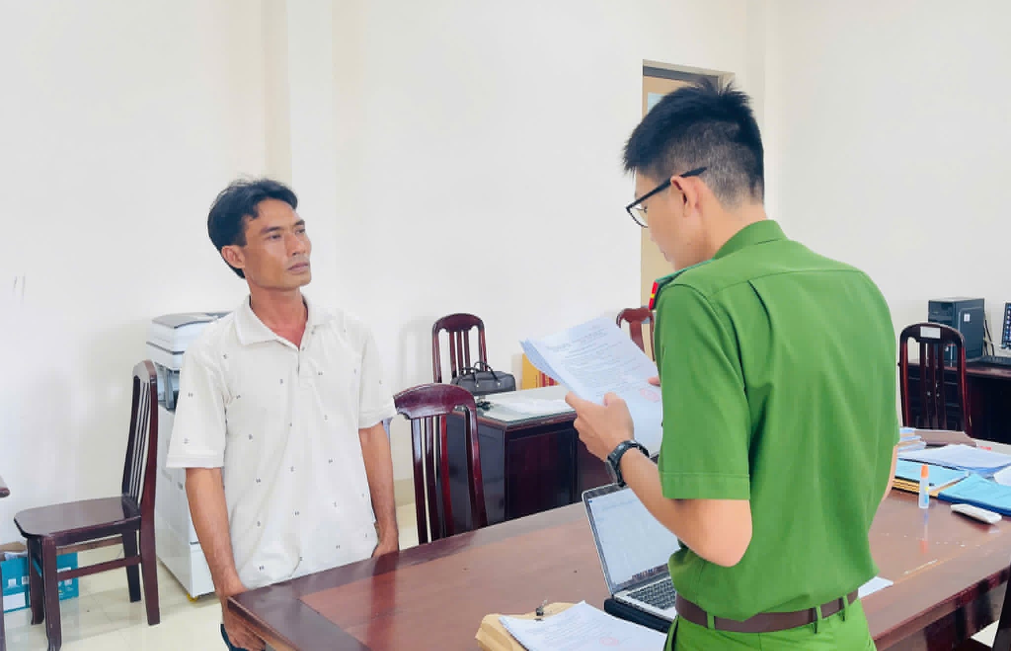 Bắt thêm 2 ‘cò’ liên quan vụ bán thịt nhiễm dịch tả heo châu Phi - Ảnh 2.