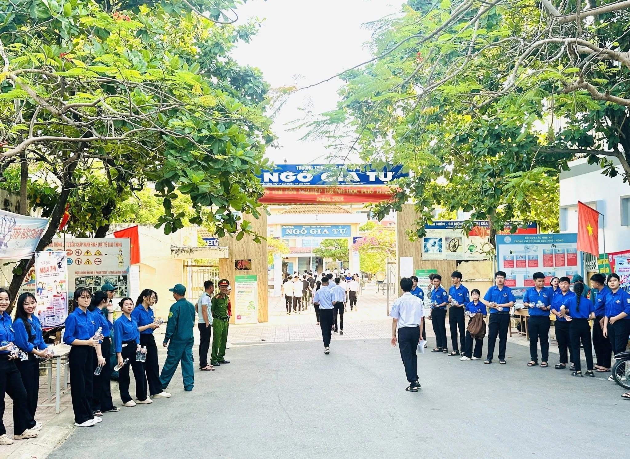 Kh&aacute;nh H&ograve;a cảnh c&aacute;o 1 ph&oacute; hiệu trưởng vi phạm quy chế thi tốt nghiệp THPT 2026 - Ảnh 2.