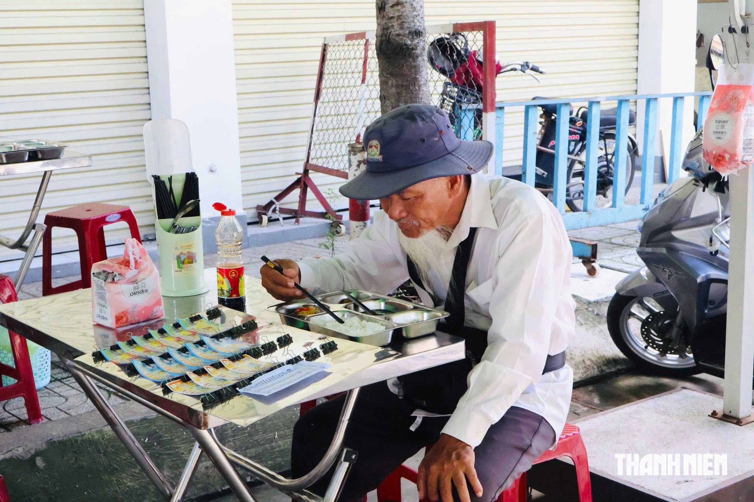 Quán cơm 1.000 - 5.000 đồng ở TP.HCM và lý do không phục vụ miễn phí- Ảnh 3.