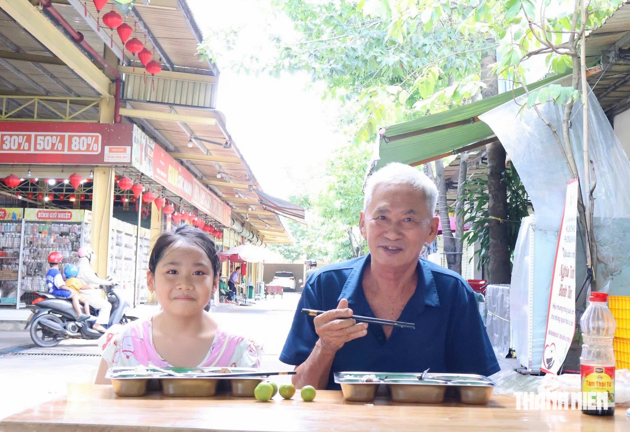 Quán cơm 1.000 - 5.000 đồng ở TP.HCM và lý do không phục vụ miễn phí- Ảnh 5.