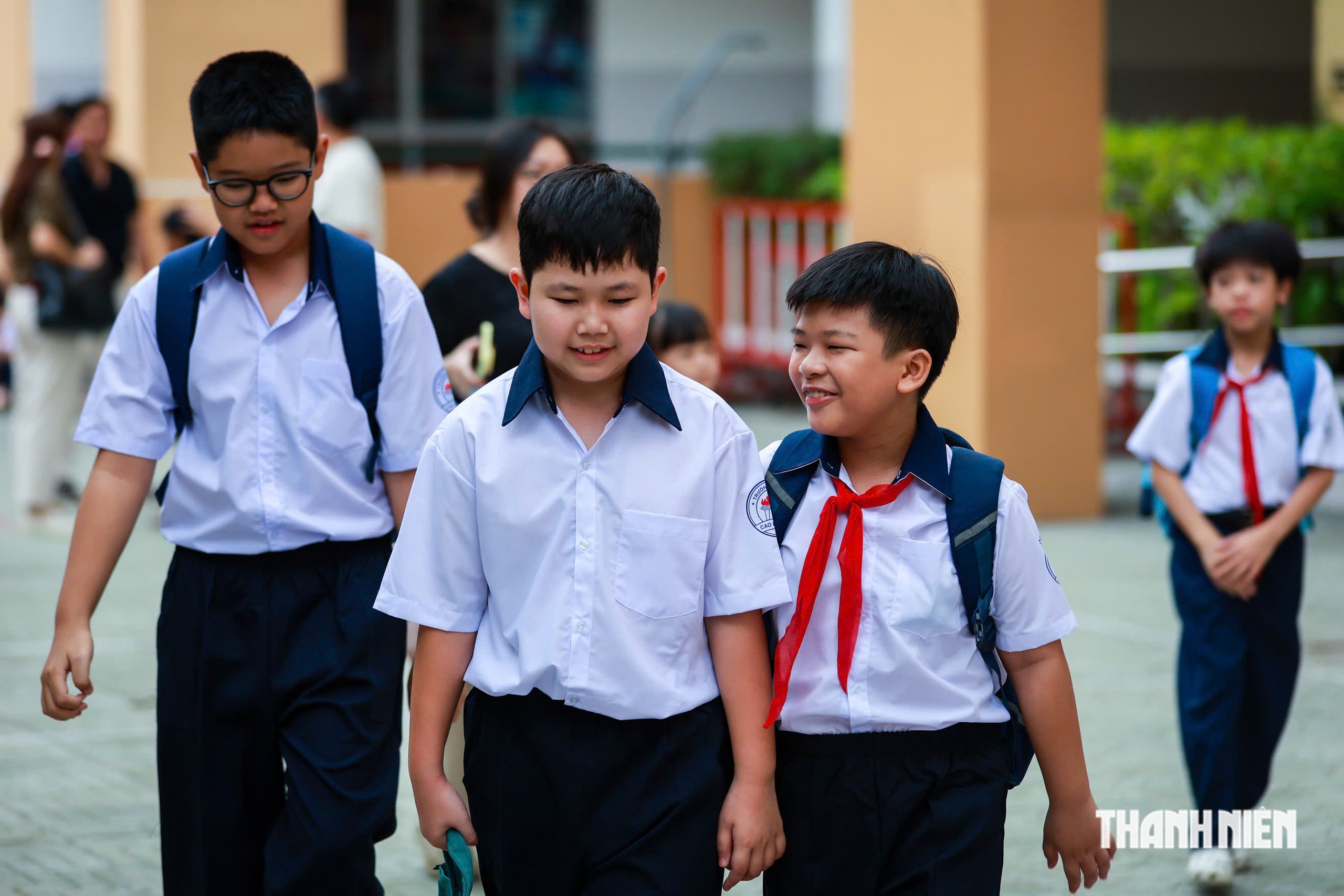 Thầy hiệu trưởng TP.HCM gửi lời chào học sinh lớp 1 - Ảnh 17.