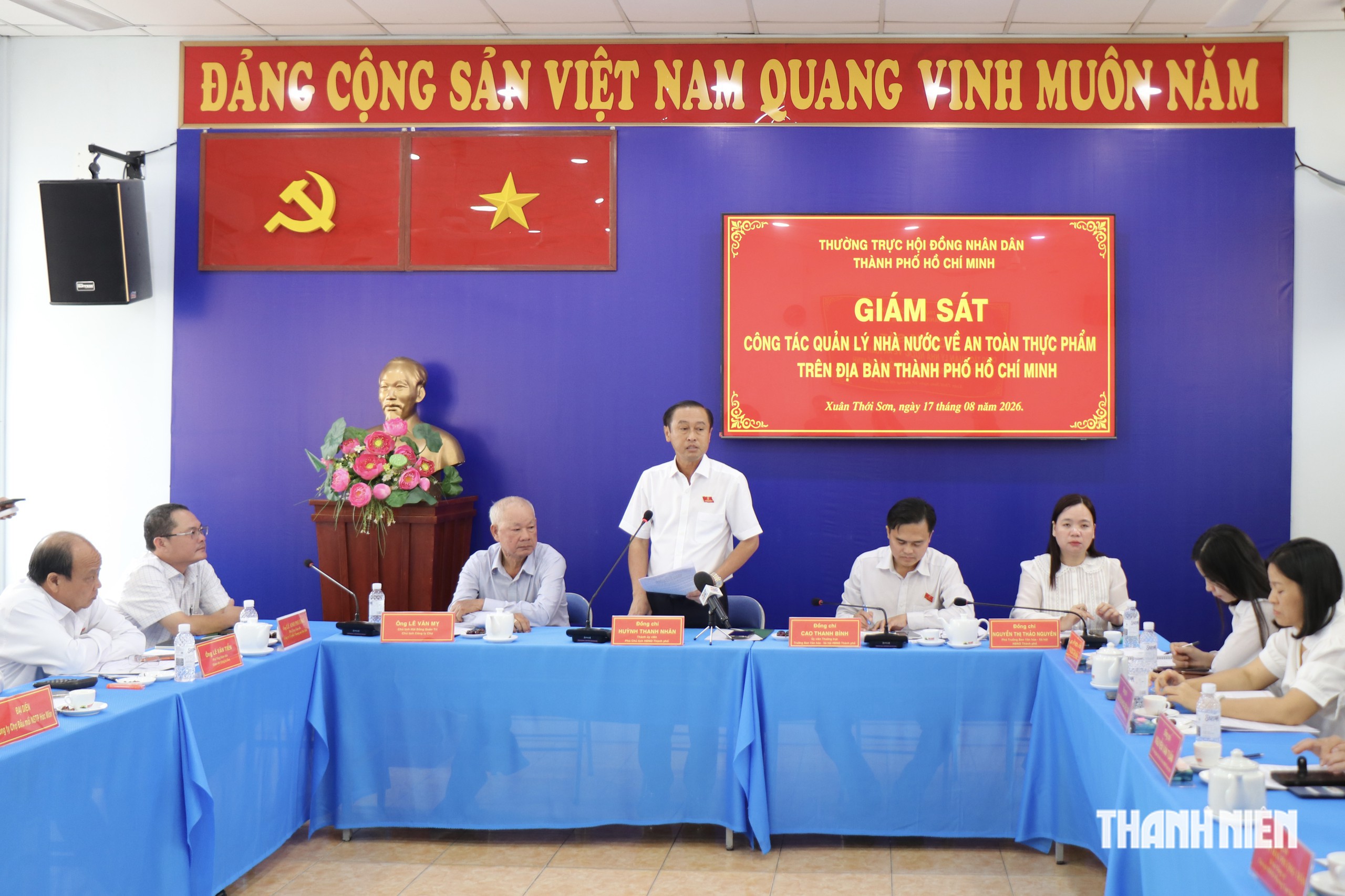 TP.HCM: 147 điểm kinh doanh tự phát quanh chợ đầu mối Hóc Môn - Ảnh 4.