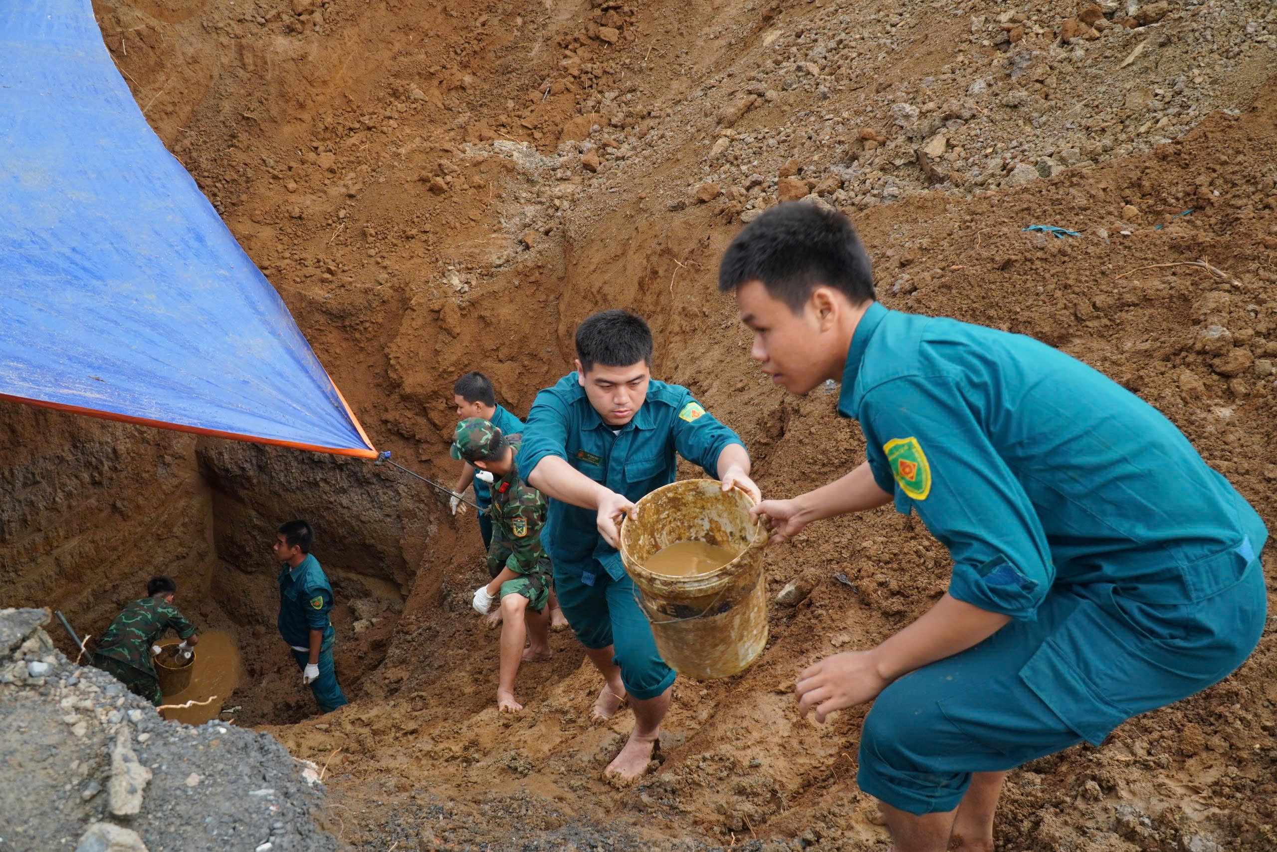 TP.HCM quy tập 13 hài cốt liệt sĩ tại 2 địa điểm trong một ngày - Ảnh 4.
