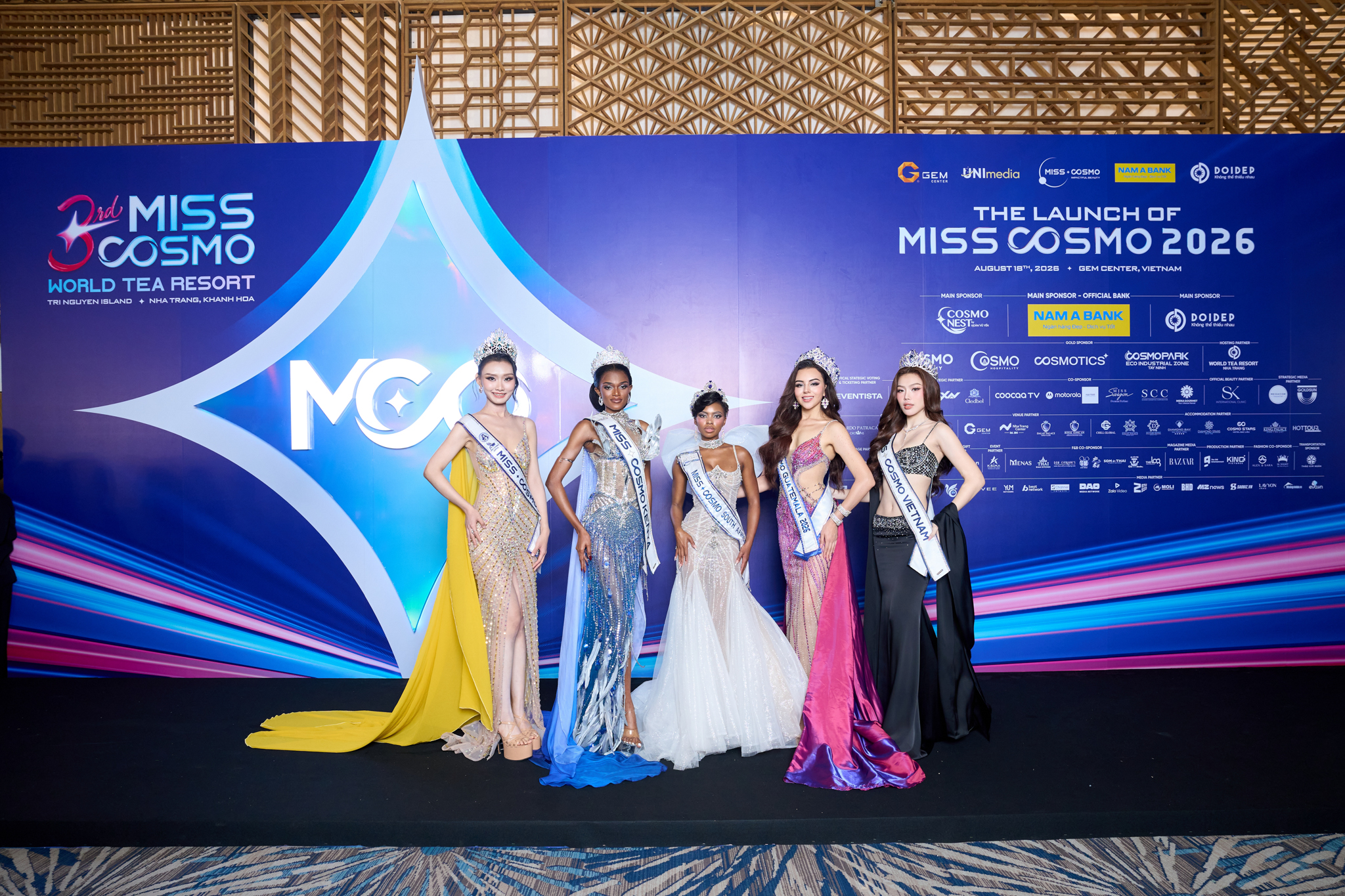 Cẩm Ly đọ vẻ gợi cảm cùng loạt đối thủ, tiết lộ tham vọng tại Miss Cosmo - Ảnh 5.