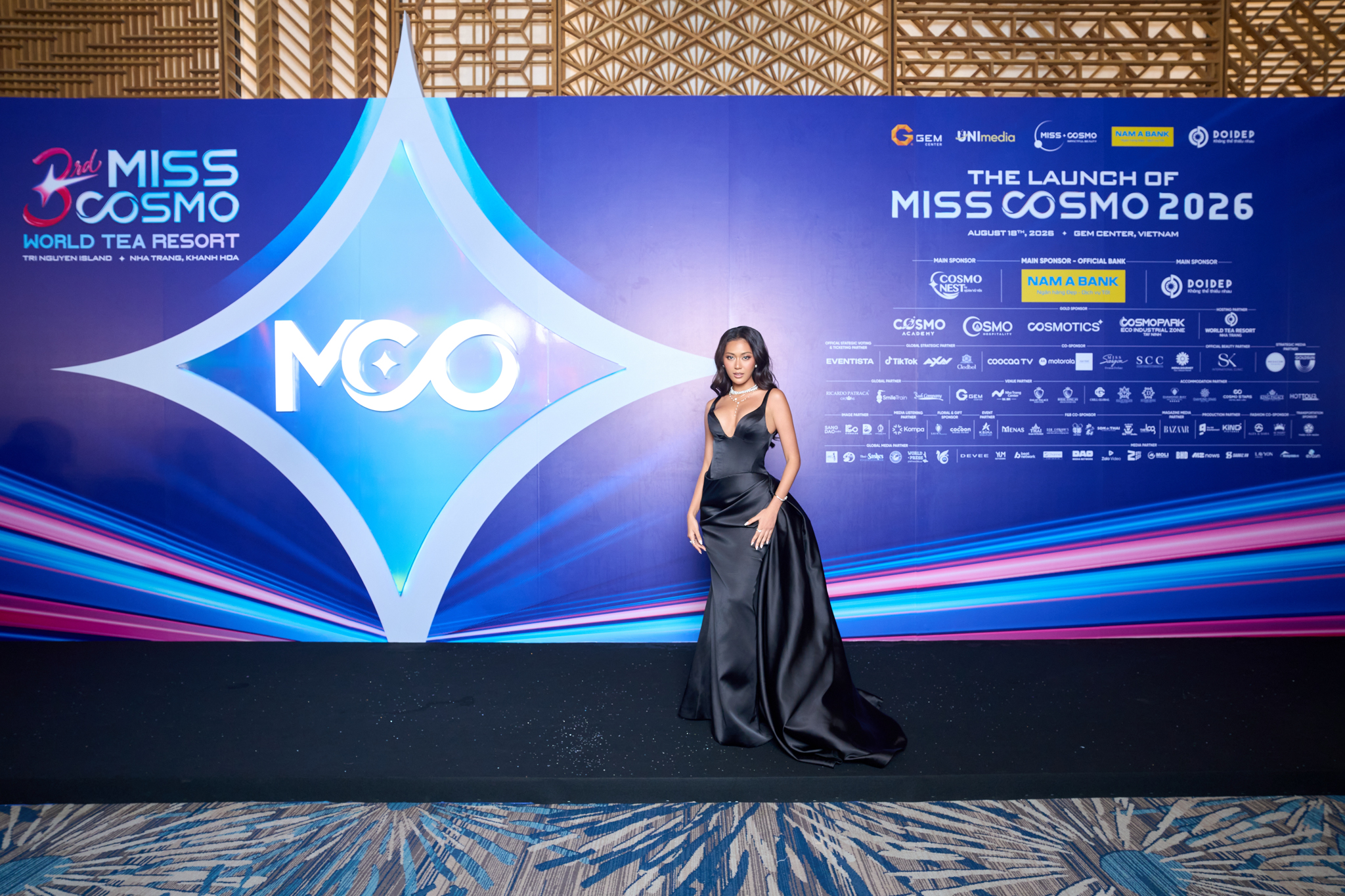 Cẩm Ly đọ vẻ gợi cảm cùng loạt đối thủ, tiết lộ tham vọng tại Miss Cosmo - Ảnh 10.