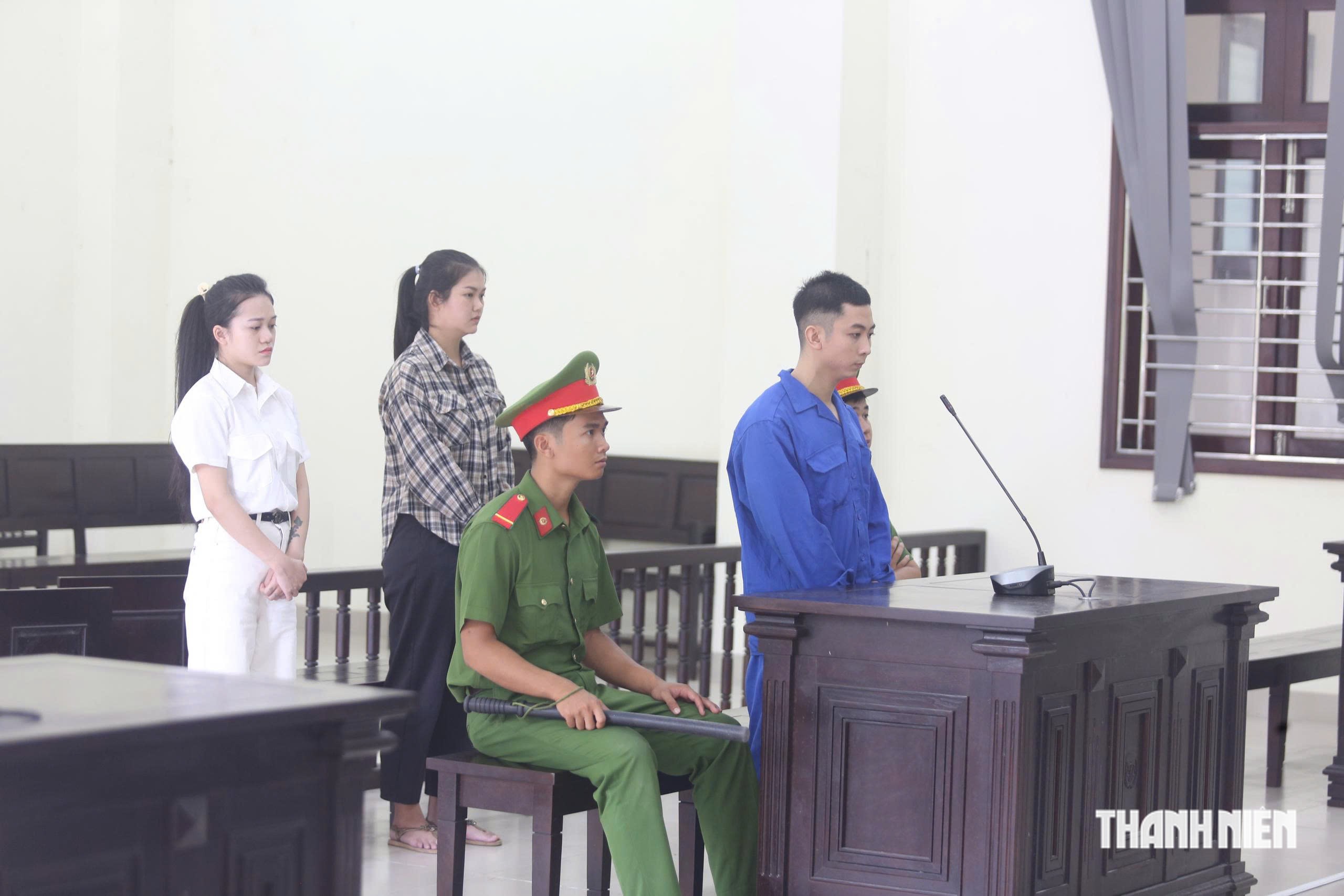 Lập 20 gian hàng Shopee bán thực phẩm giả, 3 bị cáo lãnh 46 năm tù - Ảnh 2.