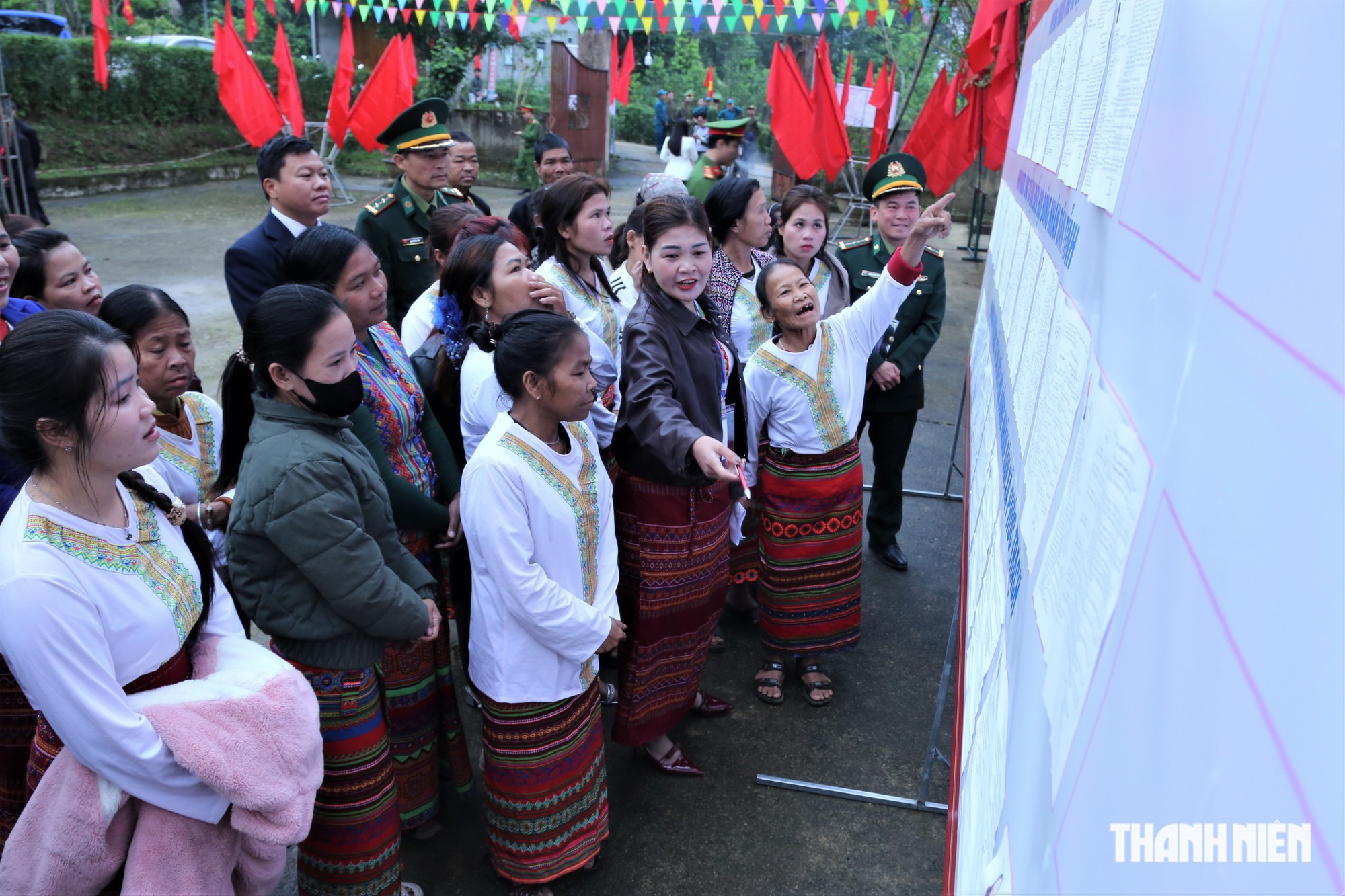 Trưởng thôn hành động: Đưa bản người Chứt qua vùng tối hủ tục - Ảnh 3.