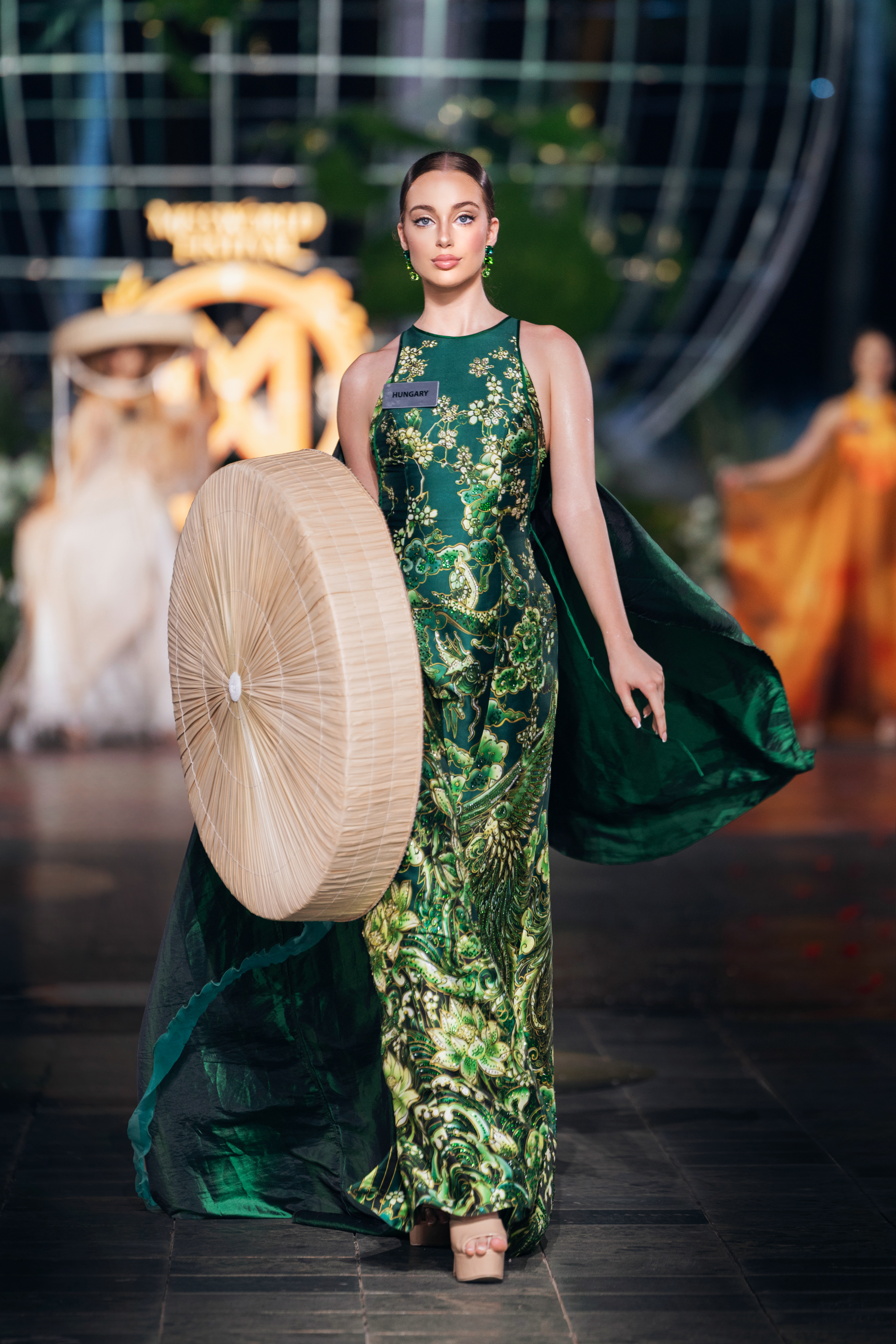 Bảo Ngọc thể hiện ra sao trong phần thi Top Model tại Hoa hậu Thế giới? - Ảnh 2.