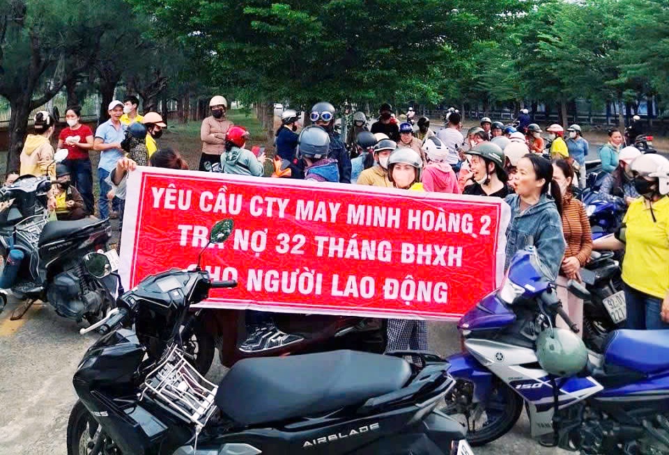 Đà Nẵng: Hàng trăm công nhân mất quyền lợi vì công ty nợ BHXH gần 3 năm - Ảnh 1.