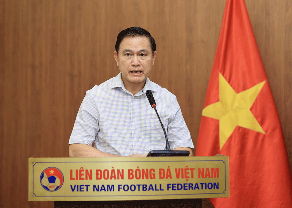 Trọng tài Lào học VAR tại Việt Nam, chuyên gia FIFA và Trưởng Ban Trọng tài VFF đứng lớp- Ảnh 3.