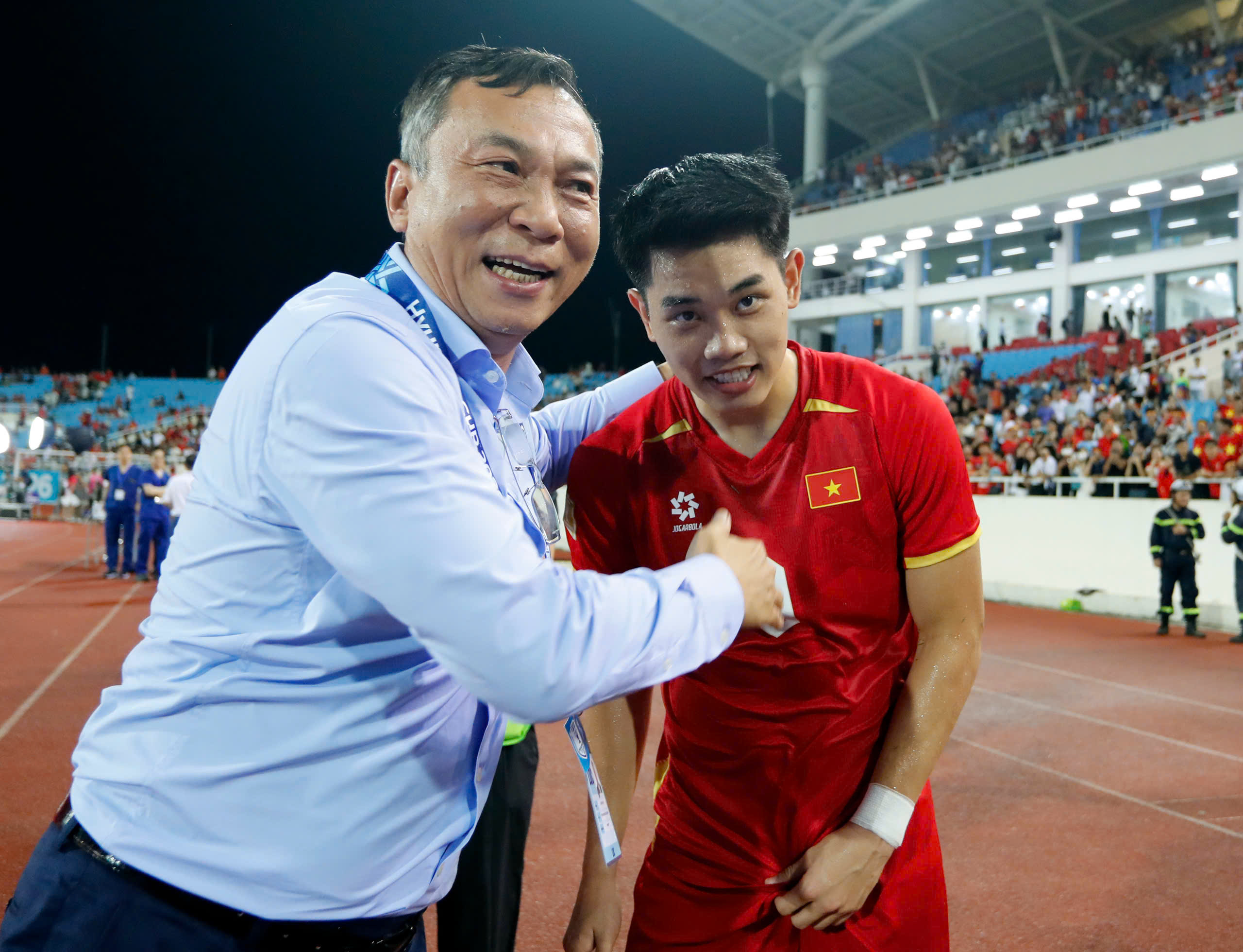 Chủ tịch VFF thưởng tiền tỉ cho đội tuyển Việt Nam, nhấn mạnh mục ti&ecirc;u bảo vệ ng&ocirc;i vương- Ảnh 5.
