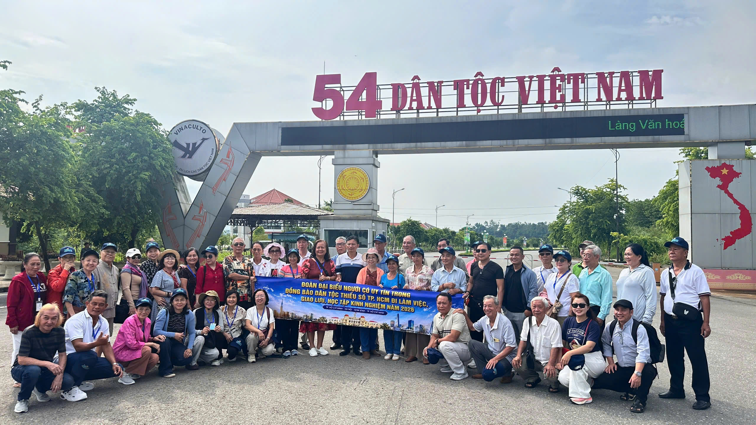 Người có uy tín trong đồng bào dân tộc thiểu số TP.HCM học hỏi mô hình hay- Ảnh 2.