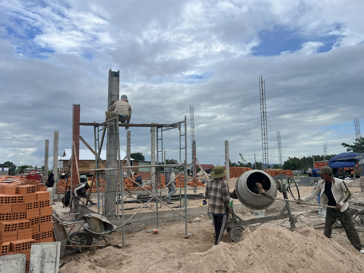 Đưa d&acirc;n v&ugrave;ng thi&ecirc;n tai đến nơi ở an to&agrave;n - Ảnh 4.