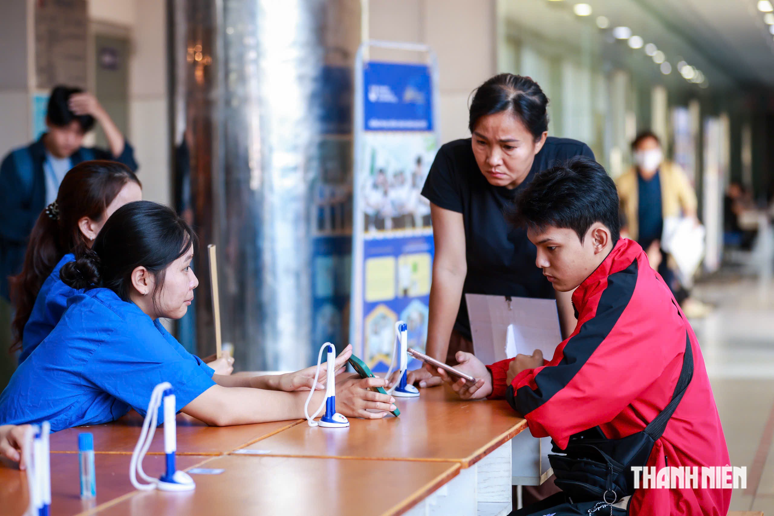 Học phí 2 nhóm ngành cao nhất và thấp nhất chênh nhau bao nhiêu? - Ảnh 1.