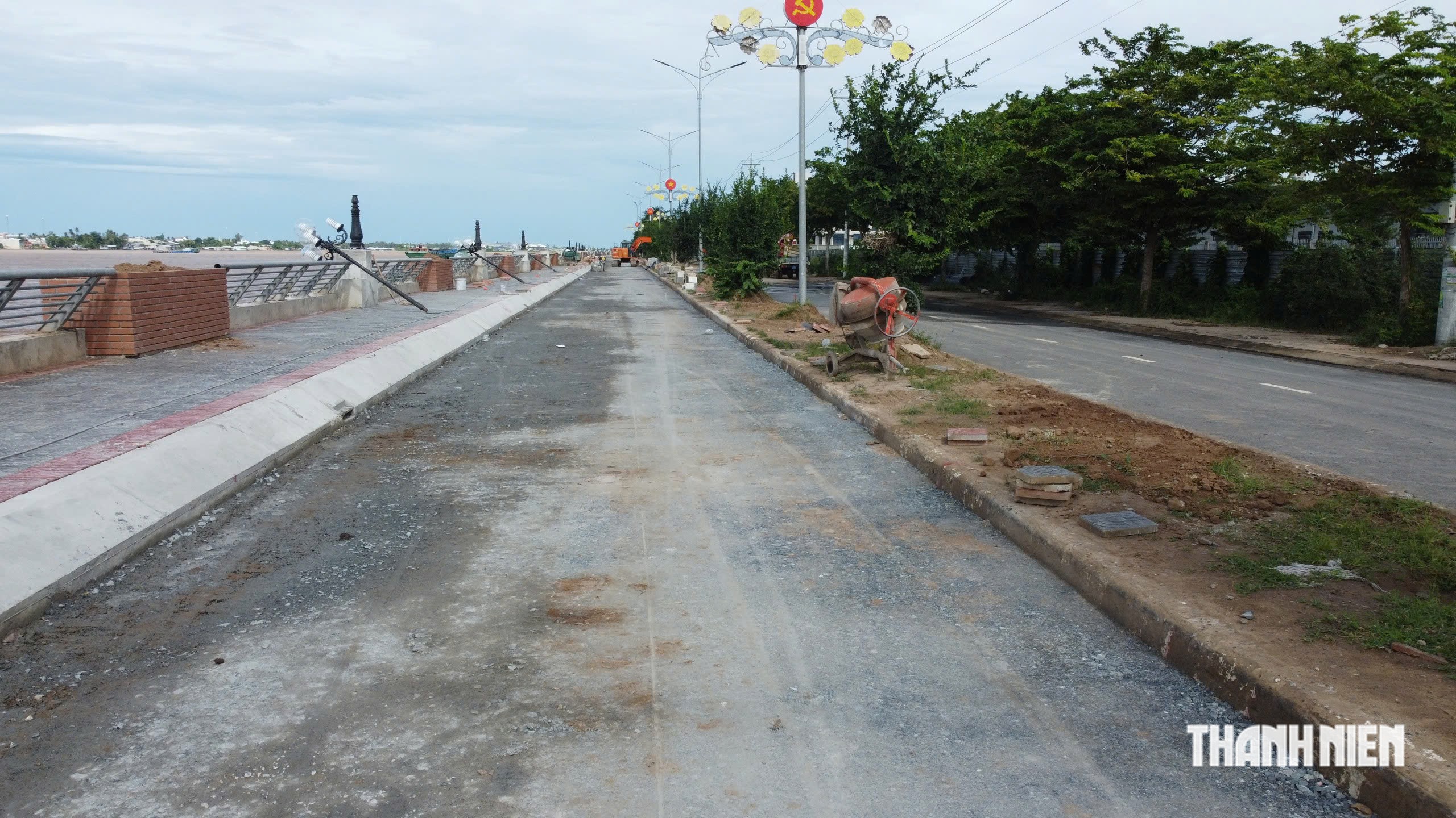 Kè chống xói lở bờ sông Tiền sẽ hoàn thành trước tiến độ 4 tháng- Ảnh 5.