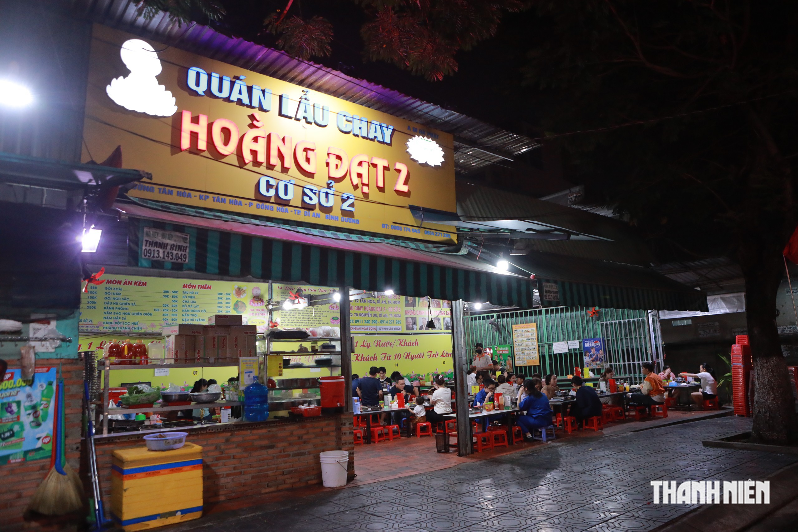 TP.HCM: 'Đặc sản' lẩu chay l&agrave;ng đại học, kh&aacute;ch ra trường 4 năm vẫn t&igrave;m về ăn - Ảnh 1.