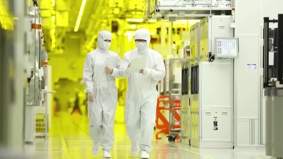 Samsung tiết lộ thời điểm RAM và SSD mới giảm về mức giá 'bình thường' - Ảnh 1.