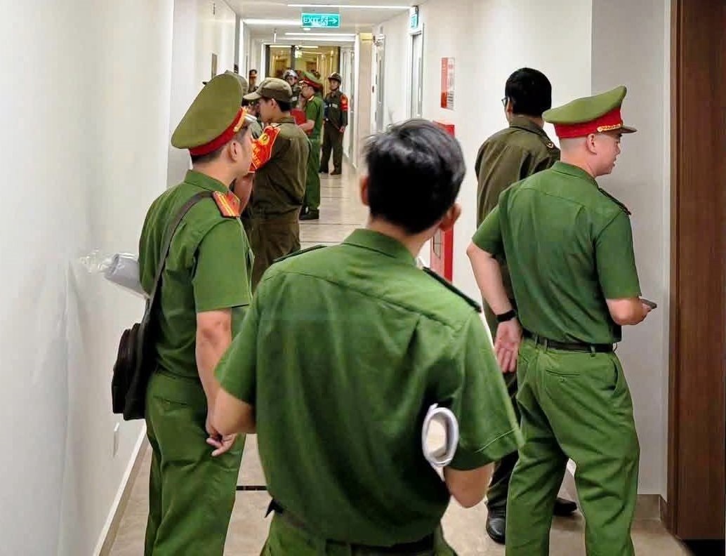 Đà Nẵng:Kiểm tra chung cư cao cấp, phát hiện 2 người nước ngoài dương tính ma túy - Ảnh 1.