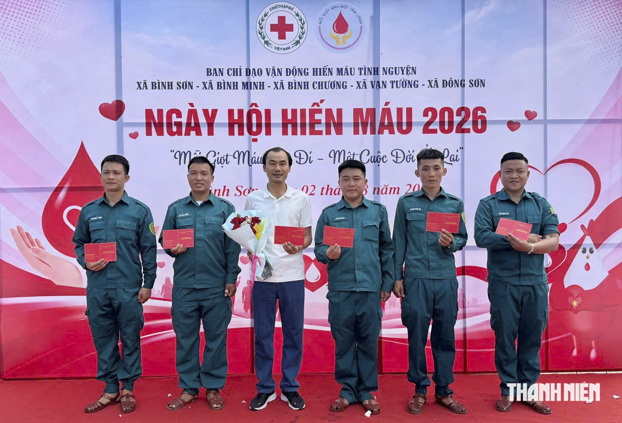 Những giọt hồng thắm tình quân - dân của những chiến sĩ 'Sao vuông' ở Quảng Ngãi- Ảnh 1.
