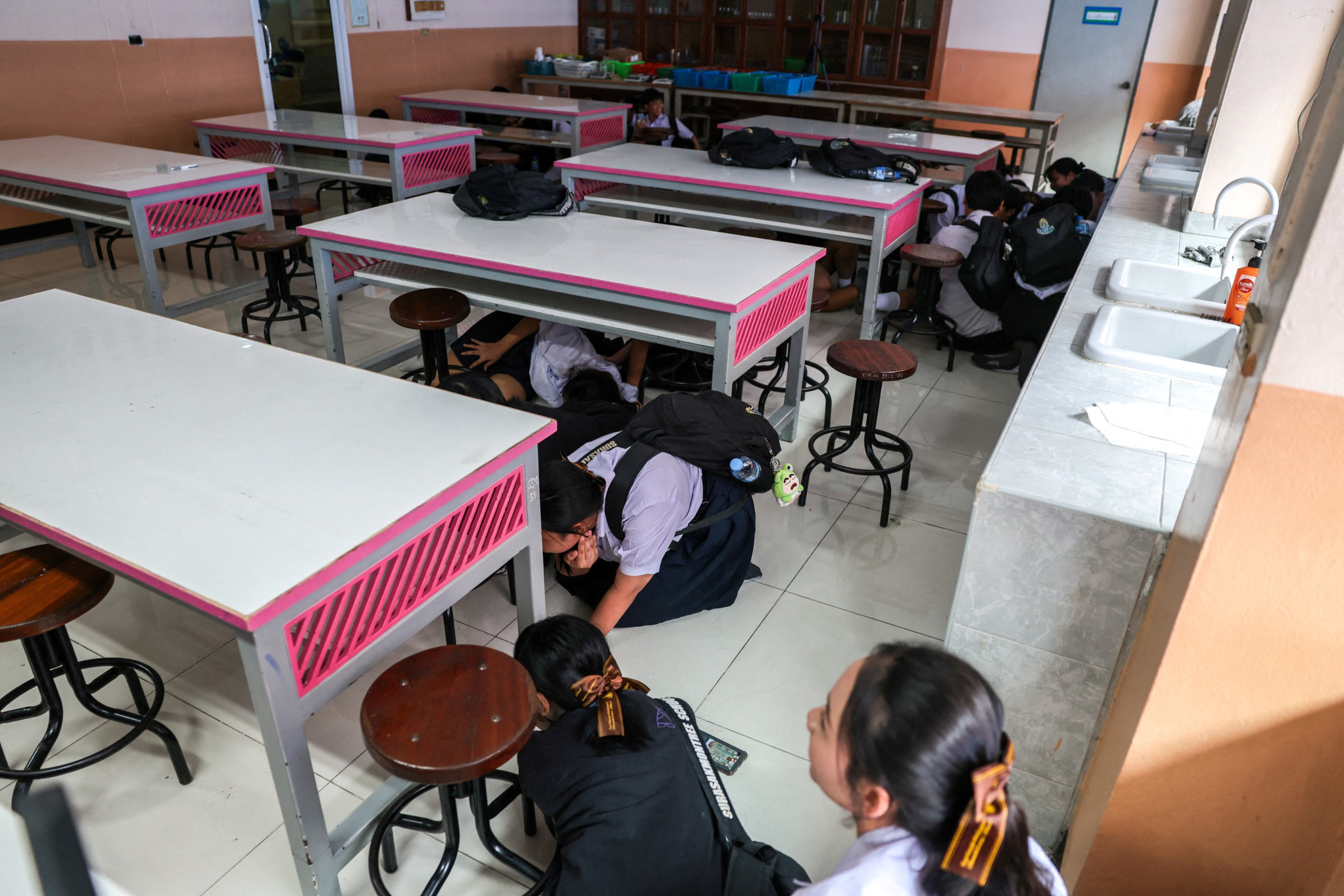C&aacute;c trường học Th&aacute;i Lan tăng cường diễn tập ứng ph&oacute; xả s&uacute;ng - Ảnh 1.