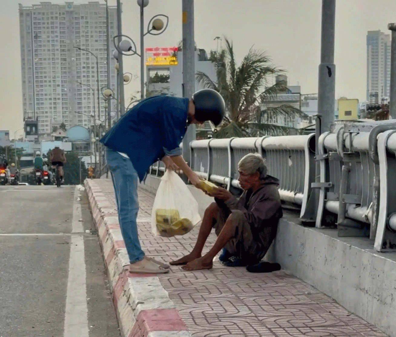 Khơi dậy mạnh mẽ lòng yêu nước trong mỗi người trẻ - Ảnh 1.