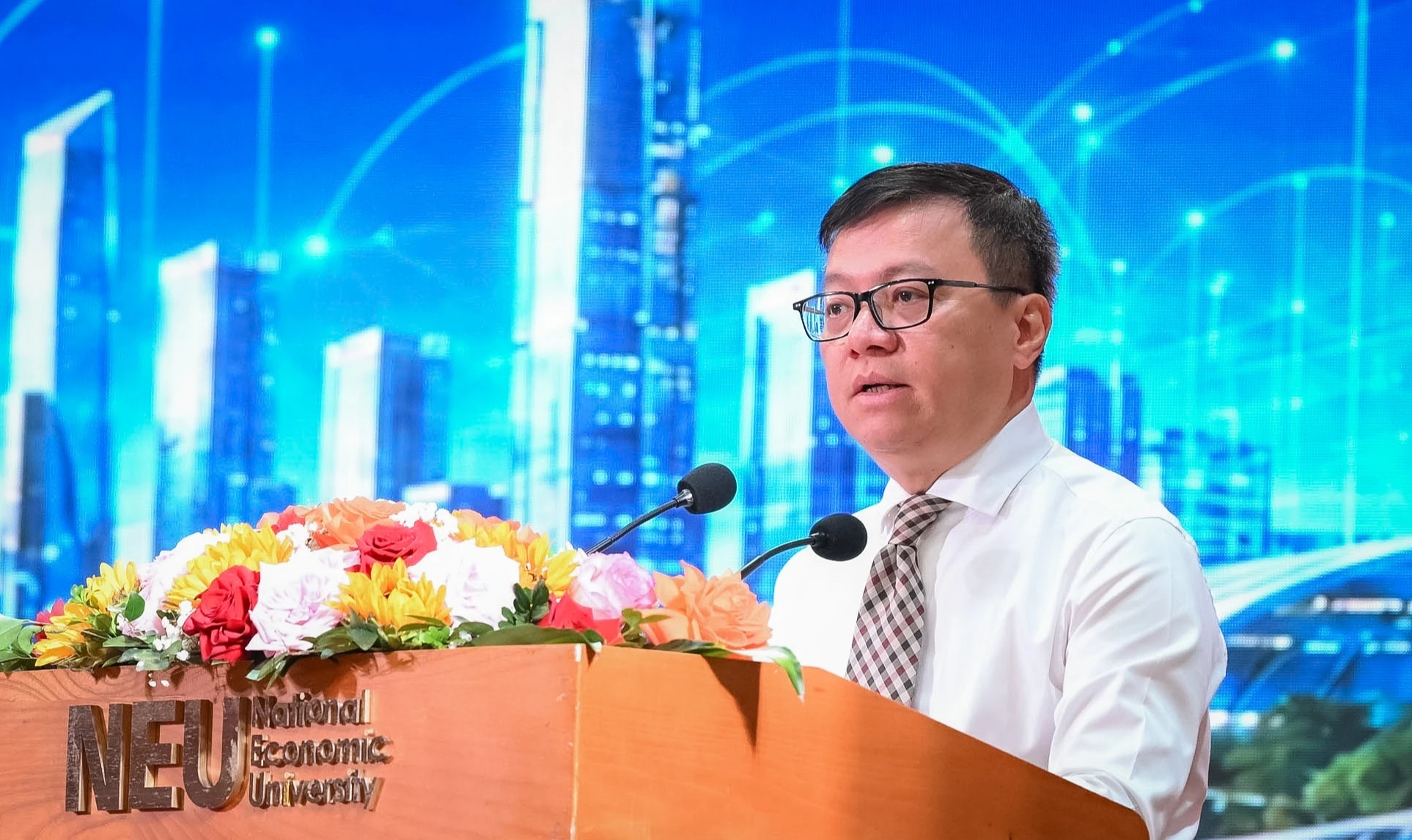 Lãng phí khi thời gian lãnh đạo cấp cao phải giải quyết những vấn đề nhỏ nhặt - Ảnh 1.