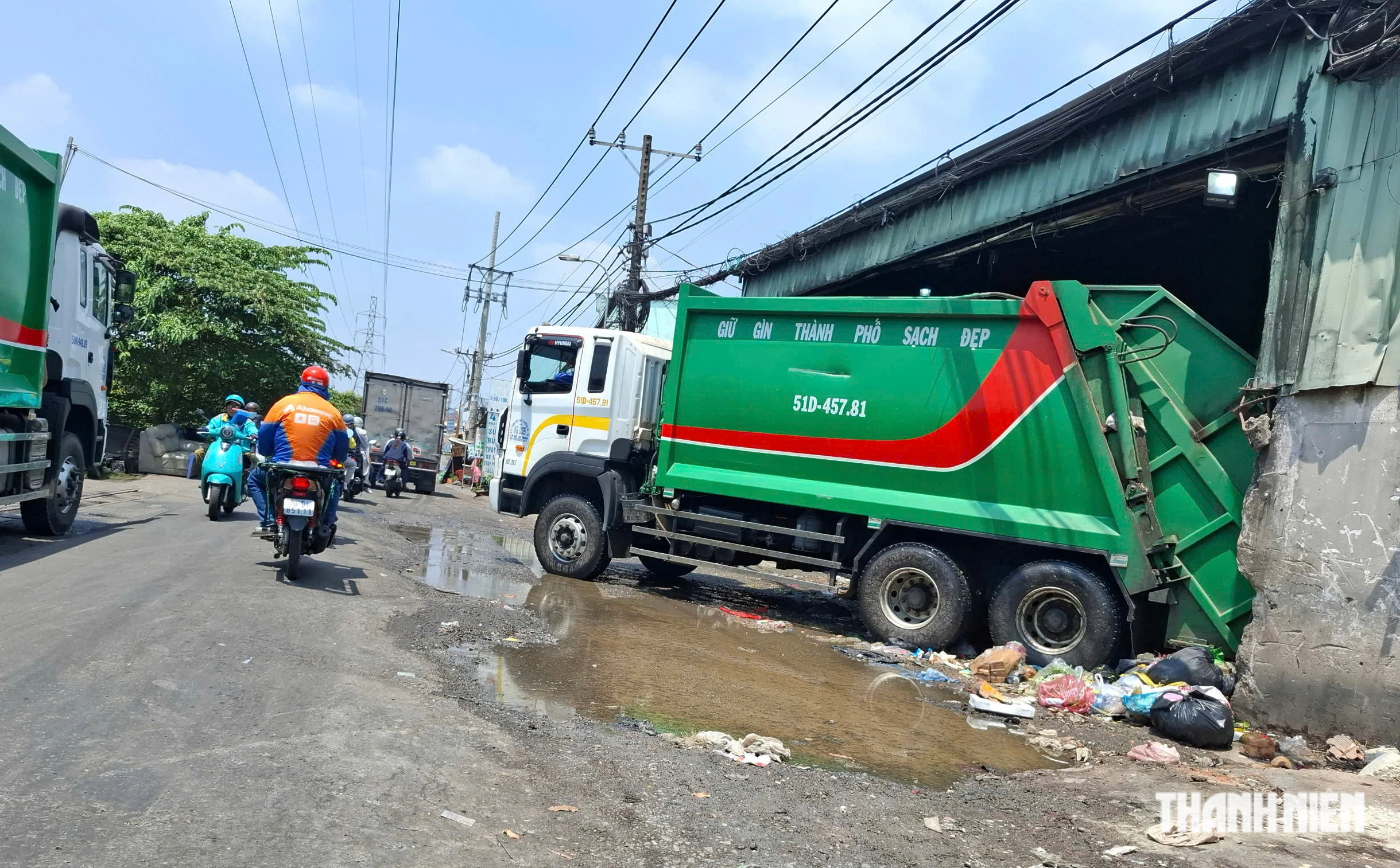 Trạm rác Hiệp Bình Chánh ở TP.HCM ô nhiễm kéo dài, ngành môi trường nói gì? - Ảnh 1.