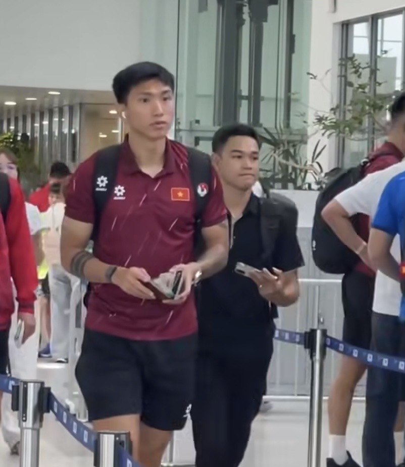 Xu&acirc;n Son v&agrave; L&ecirc; Giang Patrik &lsquo;chất lừ&rsquo; c&ugrave;ng đội tuyển Việt Nam sang Th&aacute;i Lan: Hứa hẹn lượt đi b&ugrave;ng nổ- Ảnh 5.