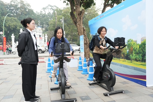 Ngày hội sức khỏe cuối tuần dành cho người lớn tuổi- Ảnh 1.
