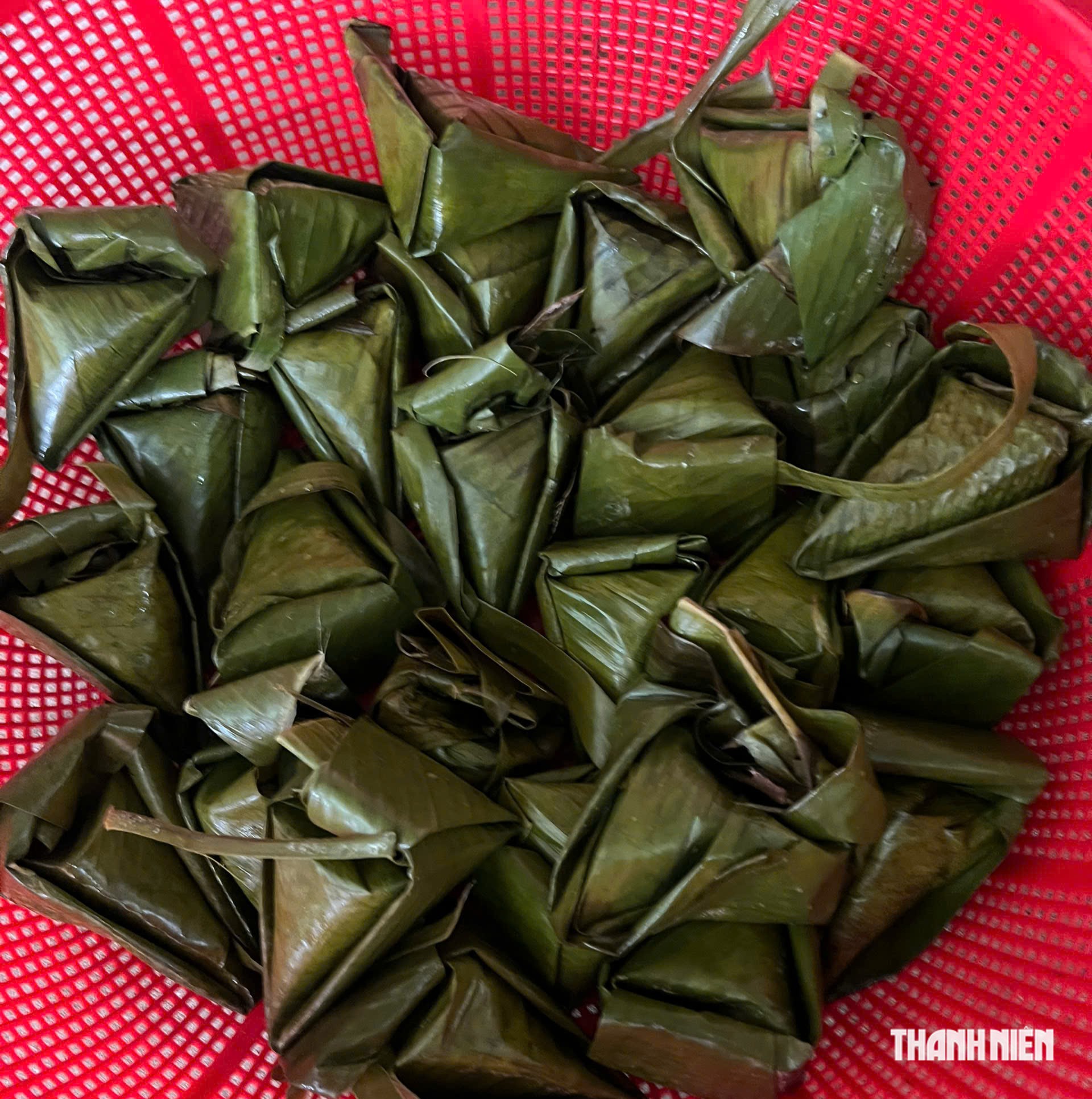 Vì sao bánh ít cái có 'râu', cái không có 'râu' ? - Ảnh 14.