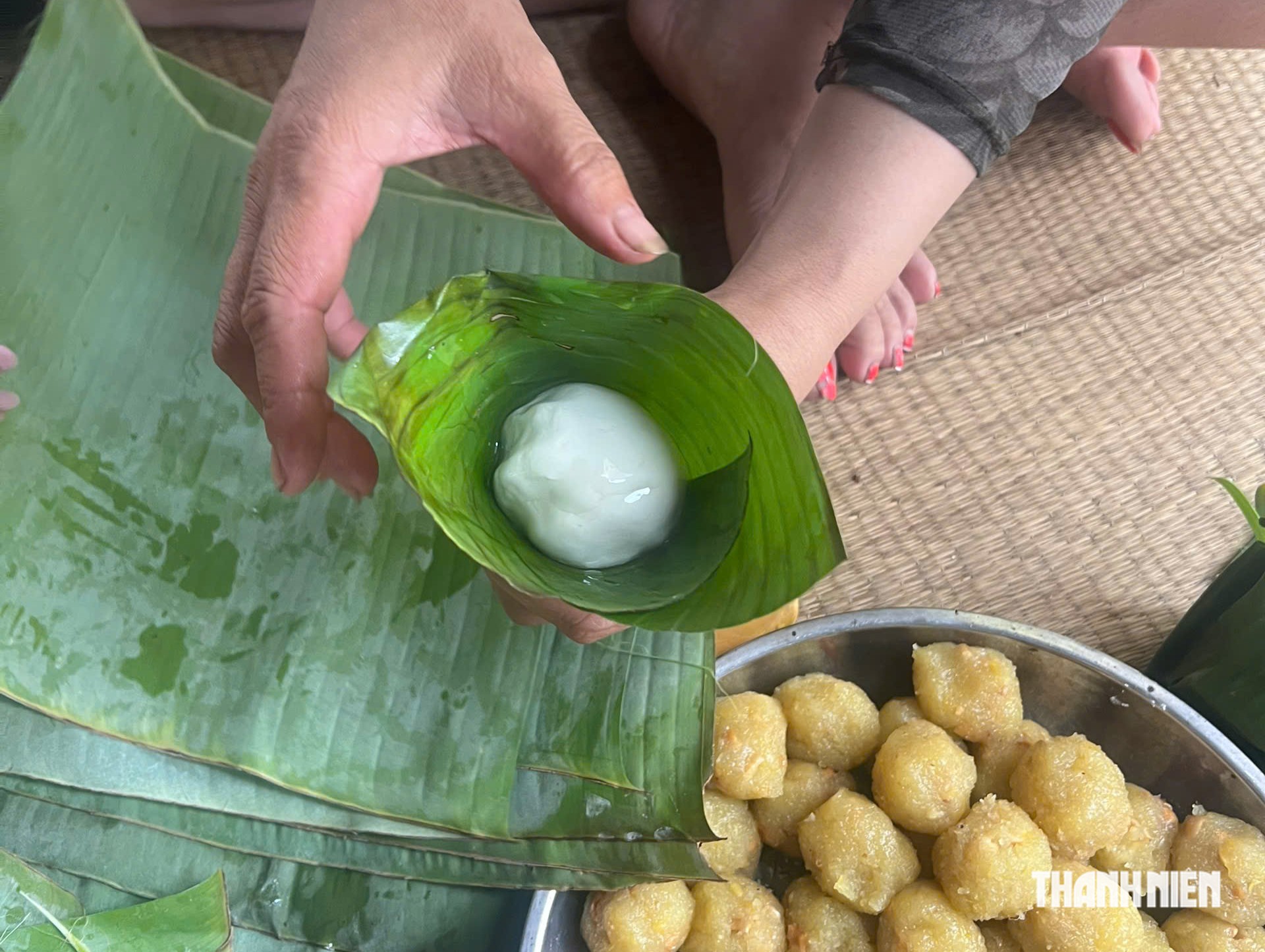 Vì sao bánh ít cái có 'râu', cái không có 'râu' ? - Ảnh 6.