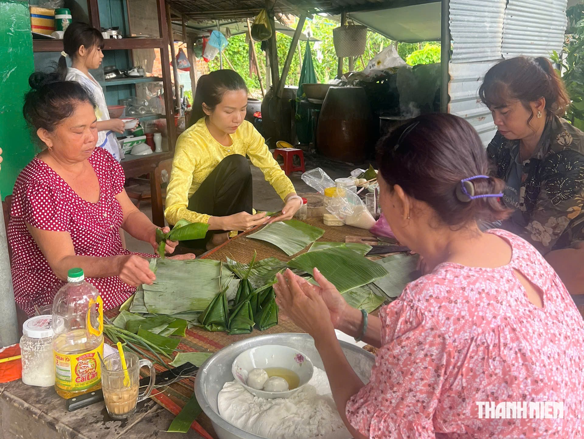 Vì sao bánh ít cái có 'râu', cái không có 'râu' ? - Ảnh 2.