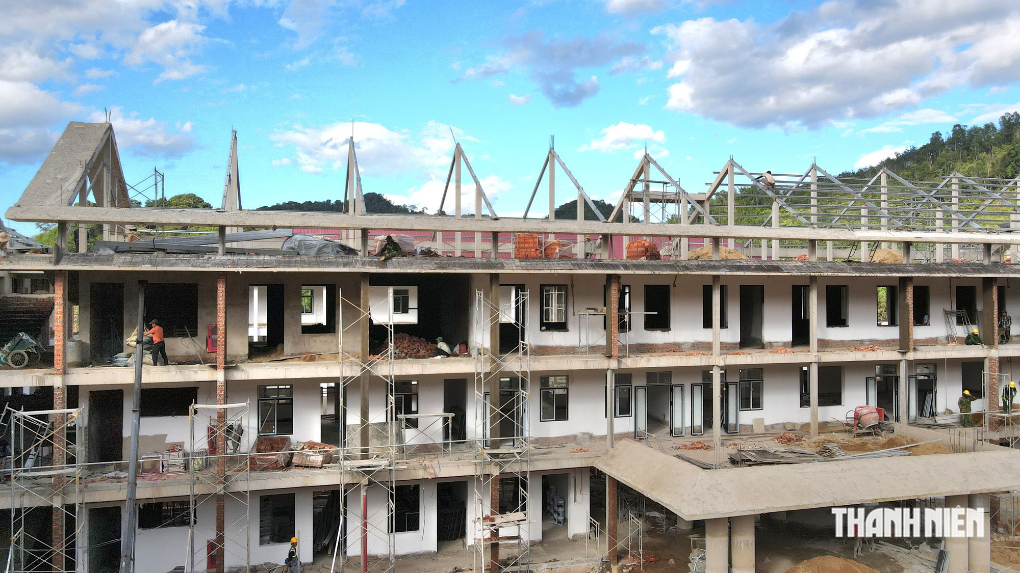 Bộ đội 'chạy đua' với thời gian để tiếng trống khai giảng vang lên ngày 5.9- Ảnh 8.