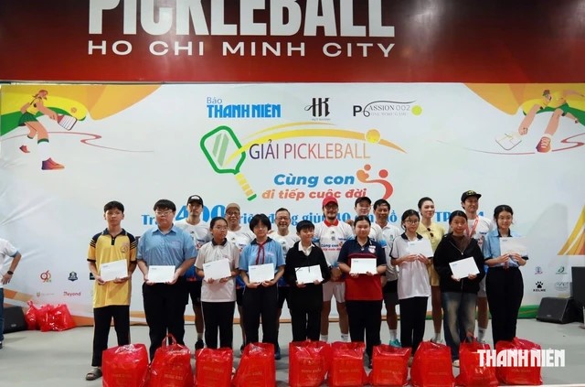 Từ một giải pickleball thành một mạng lưới đồng hành nhân ái - Ảnh 1.